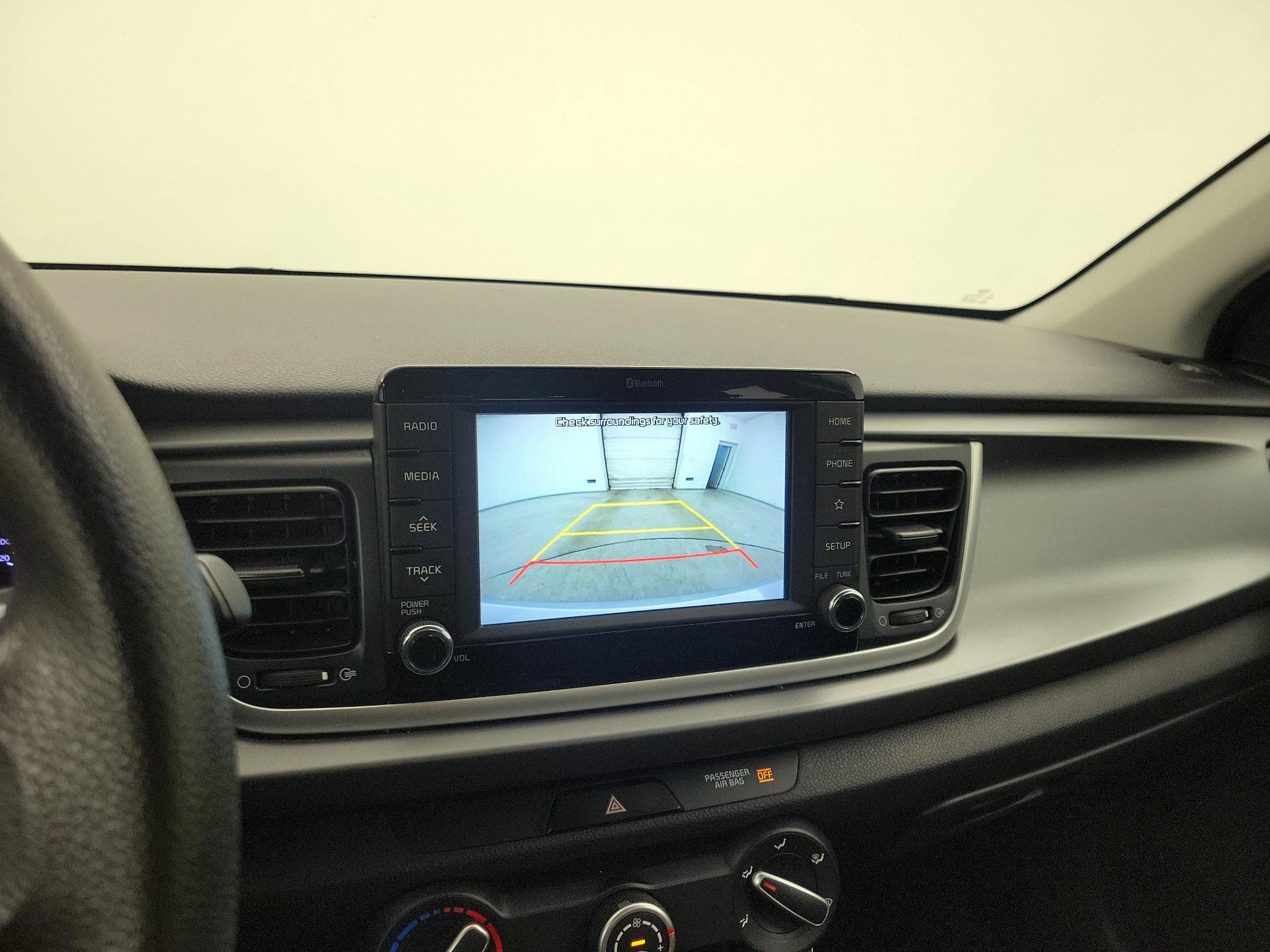 Thumbnail: 2019 Kia Rio - 14