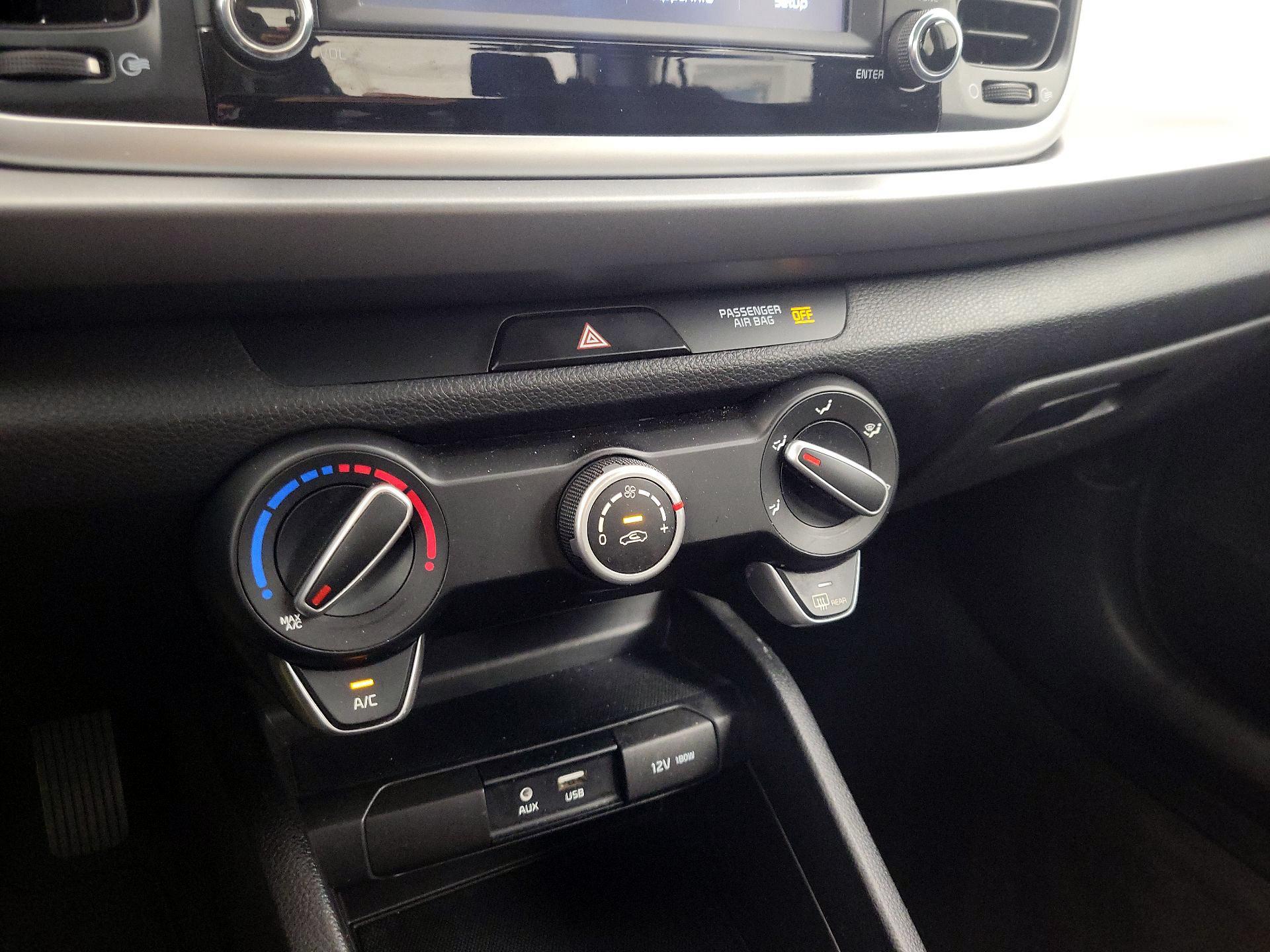 Thumbnail: 2019 Kia Rio - 16