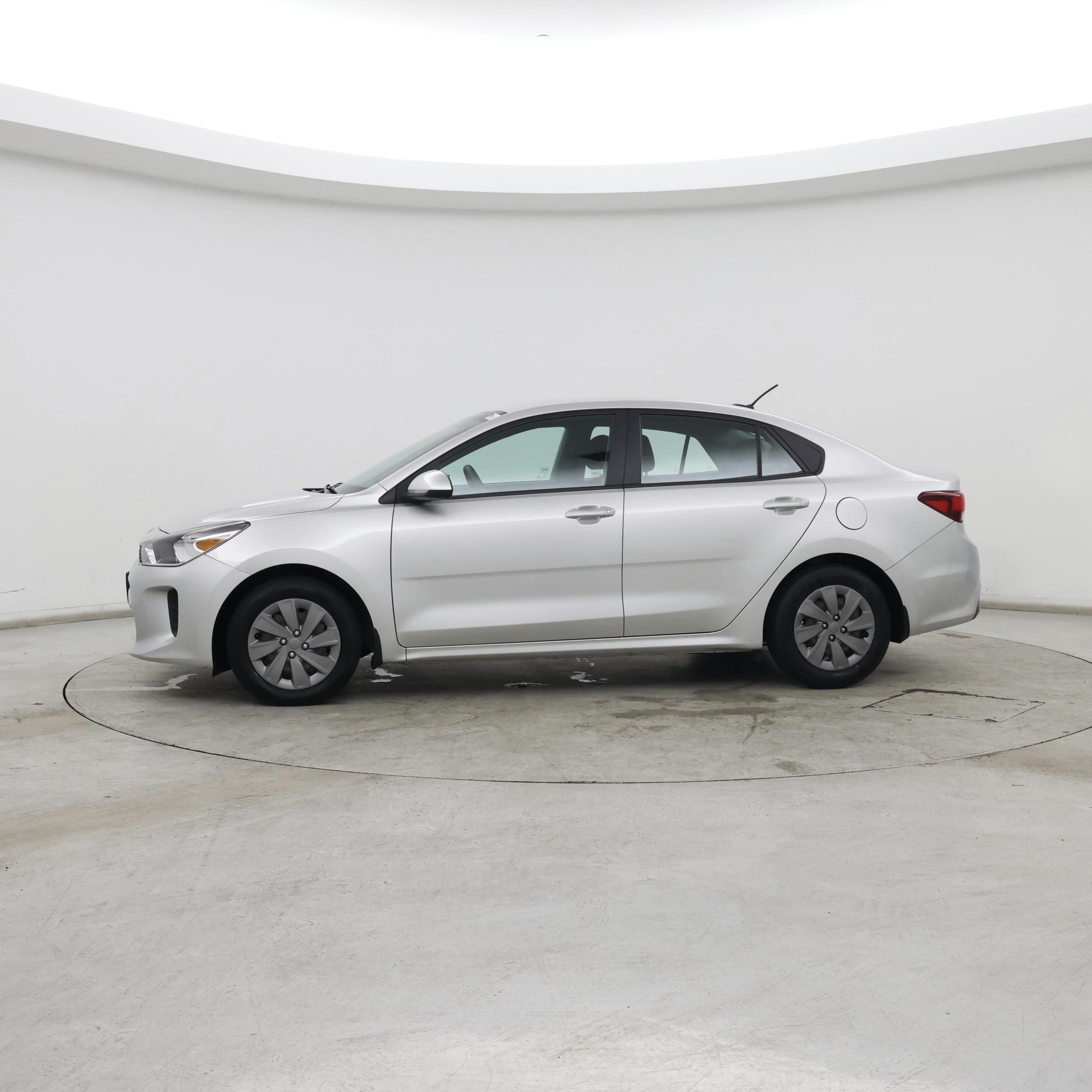 Thumbnail: 2019 Kia Rio - 3