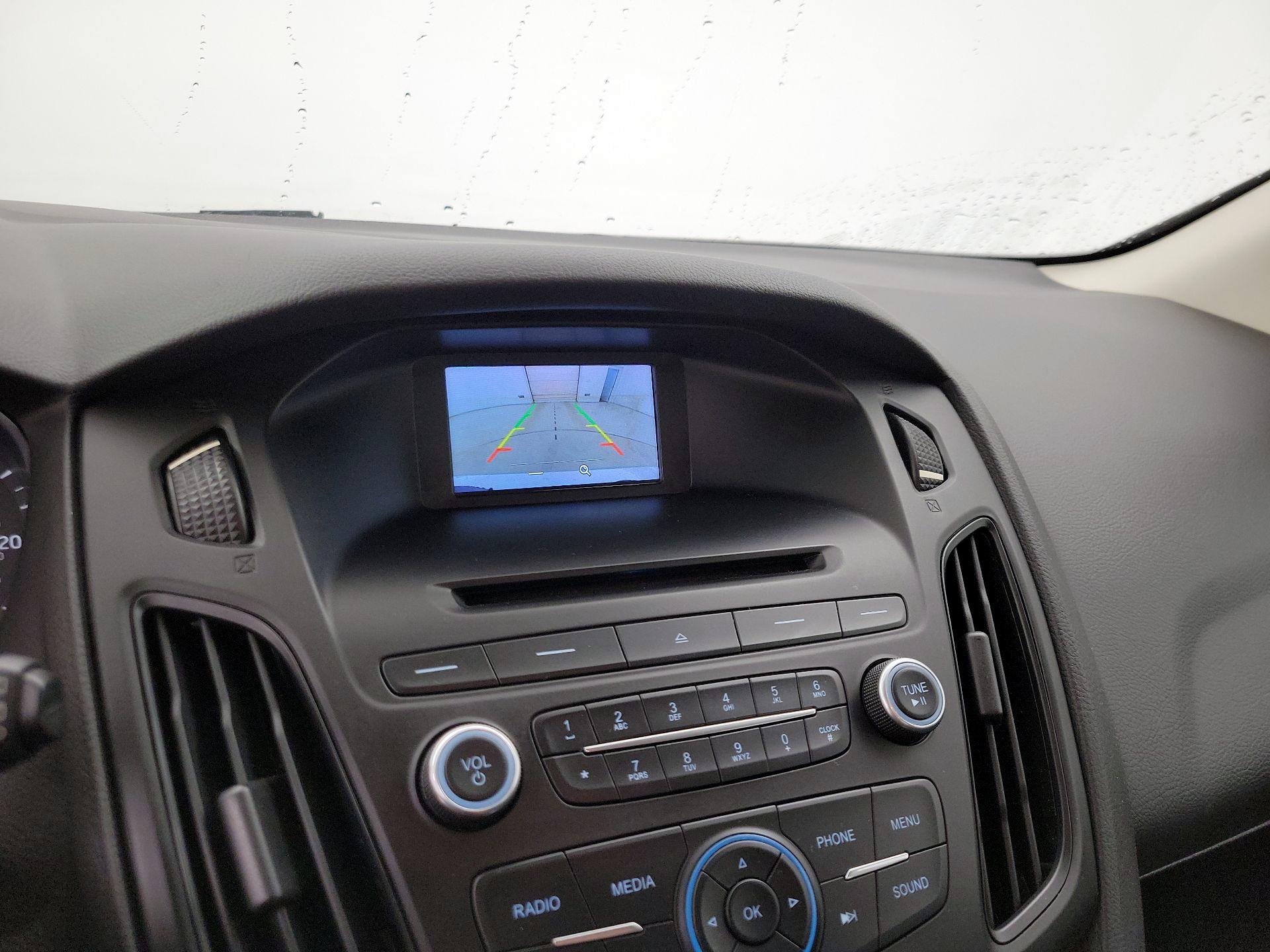 Thumbnail: 2016 Ford Focus - 14