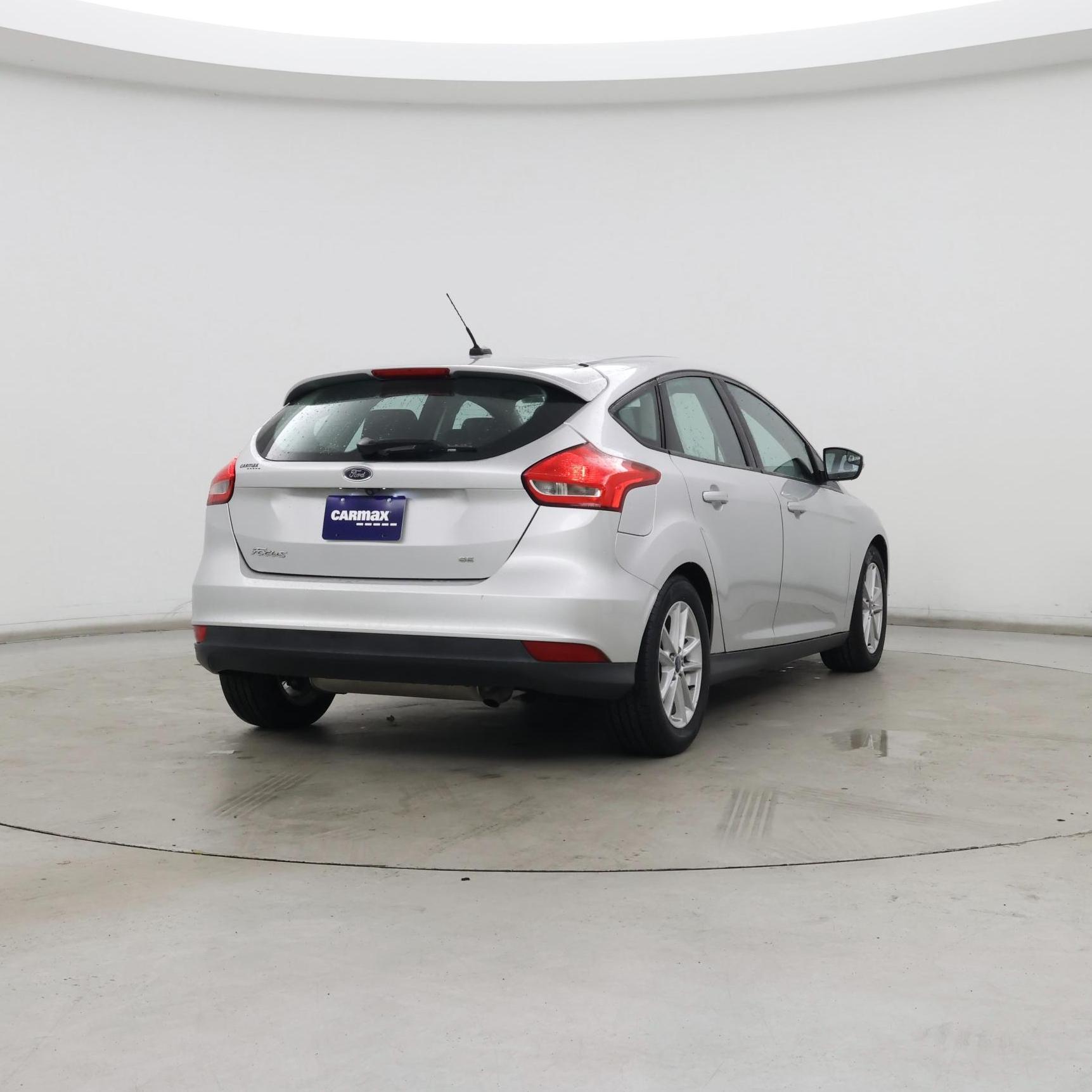 Thumbnail: 2016 Ford Focus - 8