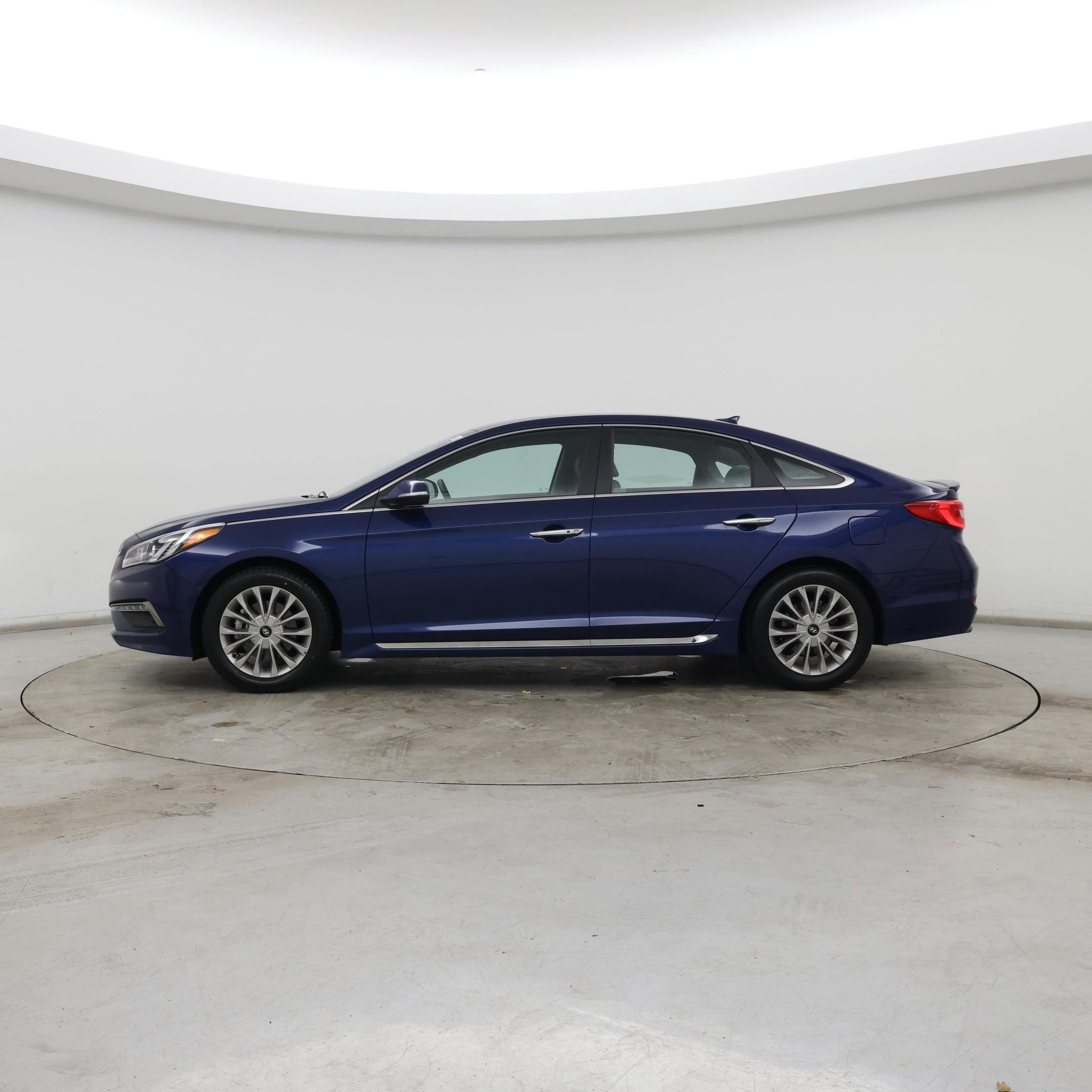 Thumbnail: 2015 Hyundai Sonata - 3