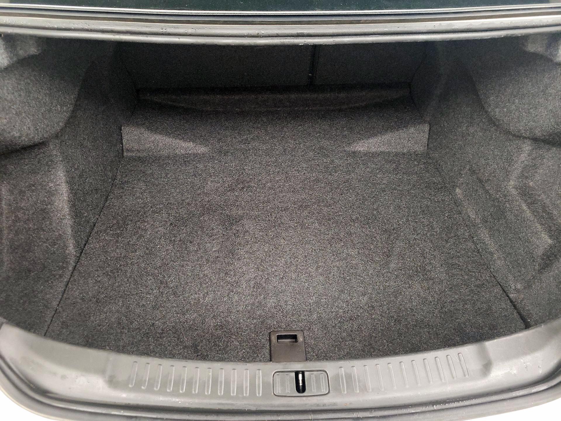 Thumbnail: 2013 Chevrolet Malibu - 20