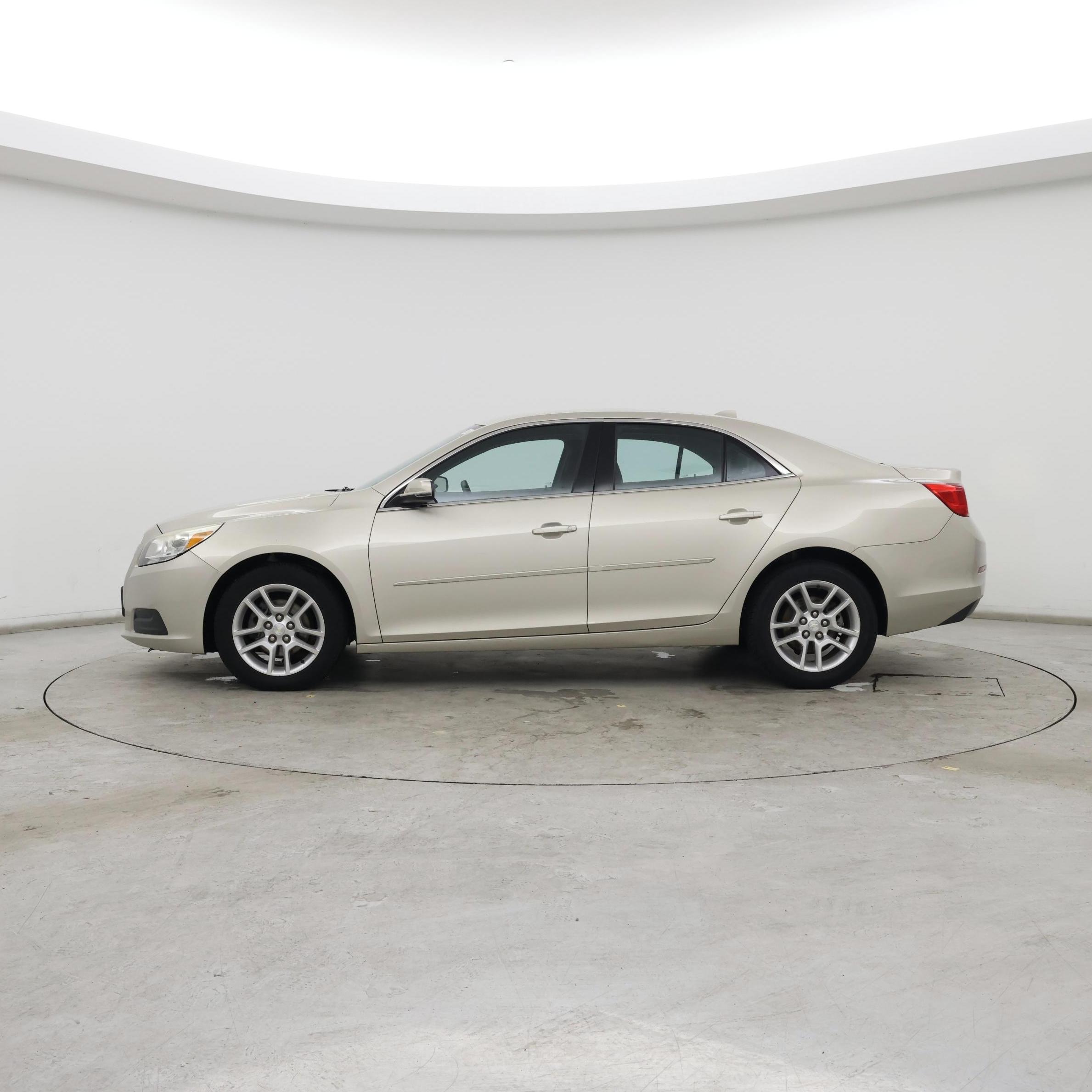 Thumbnail: 2013 Chevrolet Malibu - 3