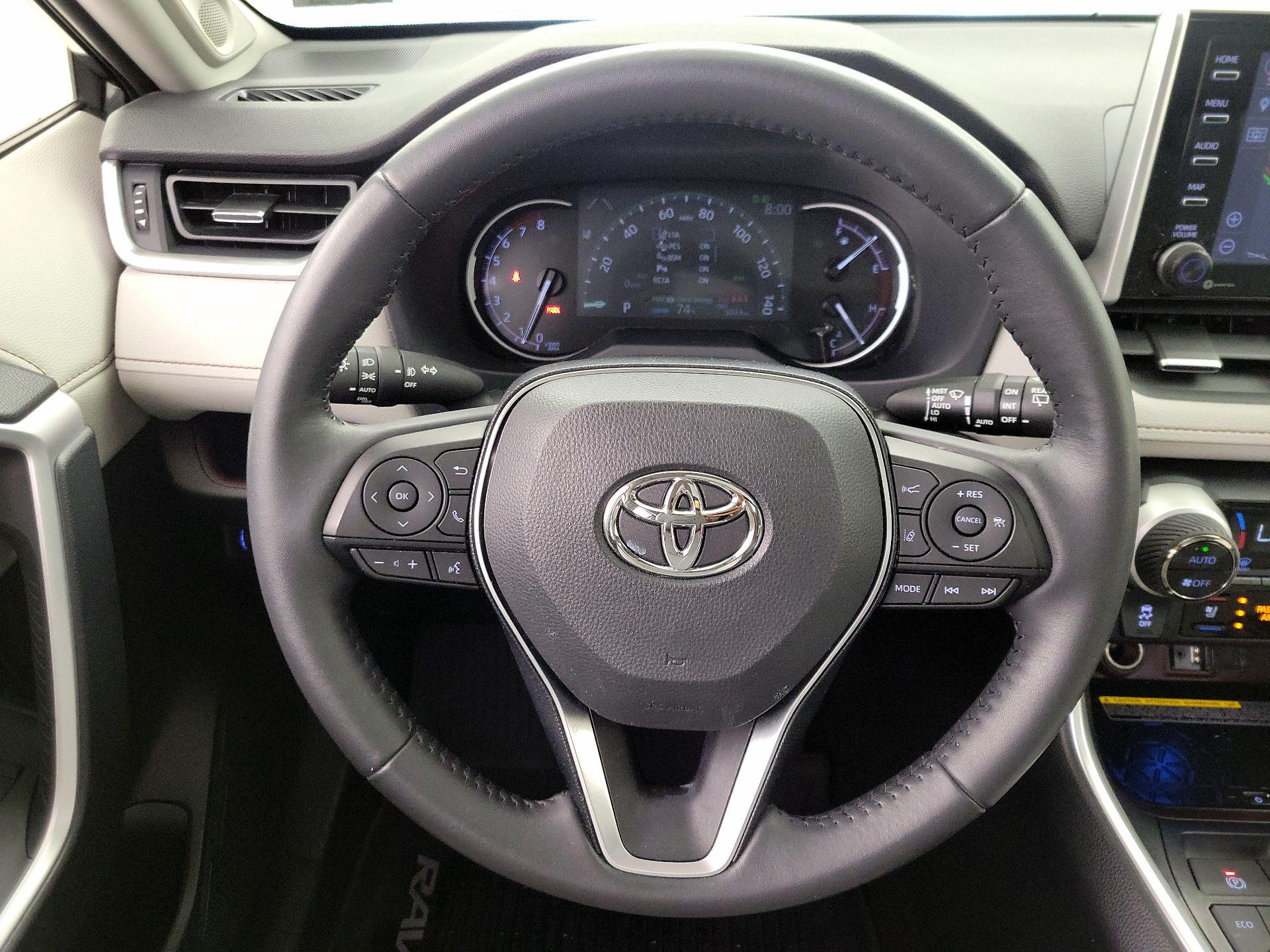 Thumbnail: 2019 Toyota RAV4 - 10