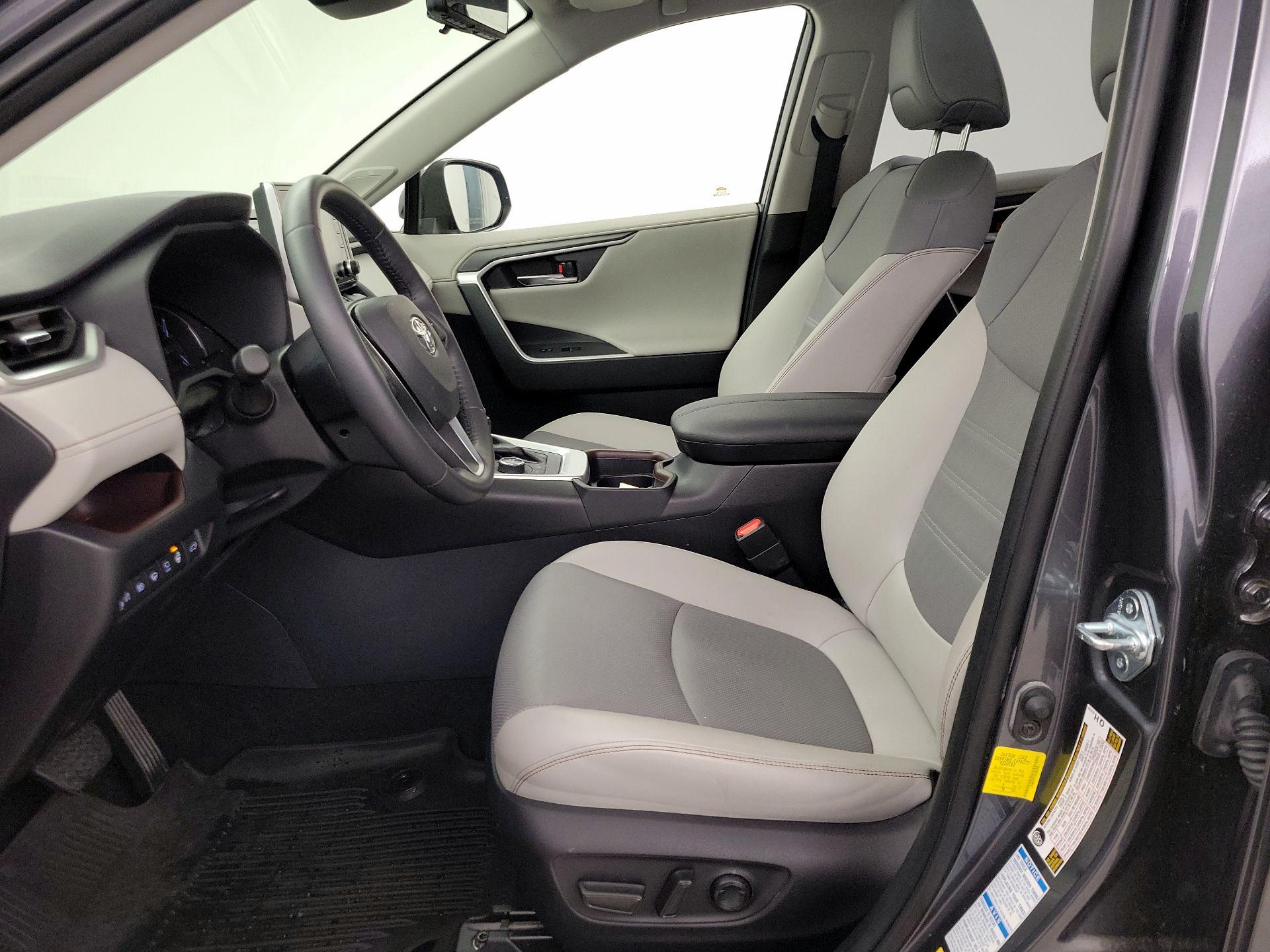 Thumbnail: 2019 Toyota RAV4 - 11