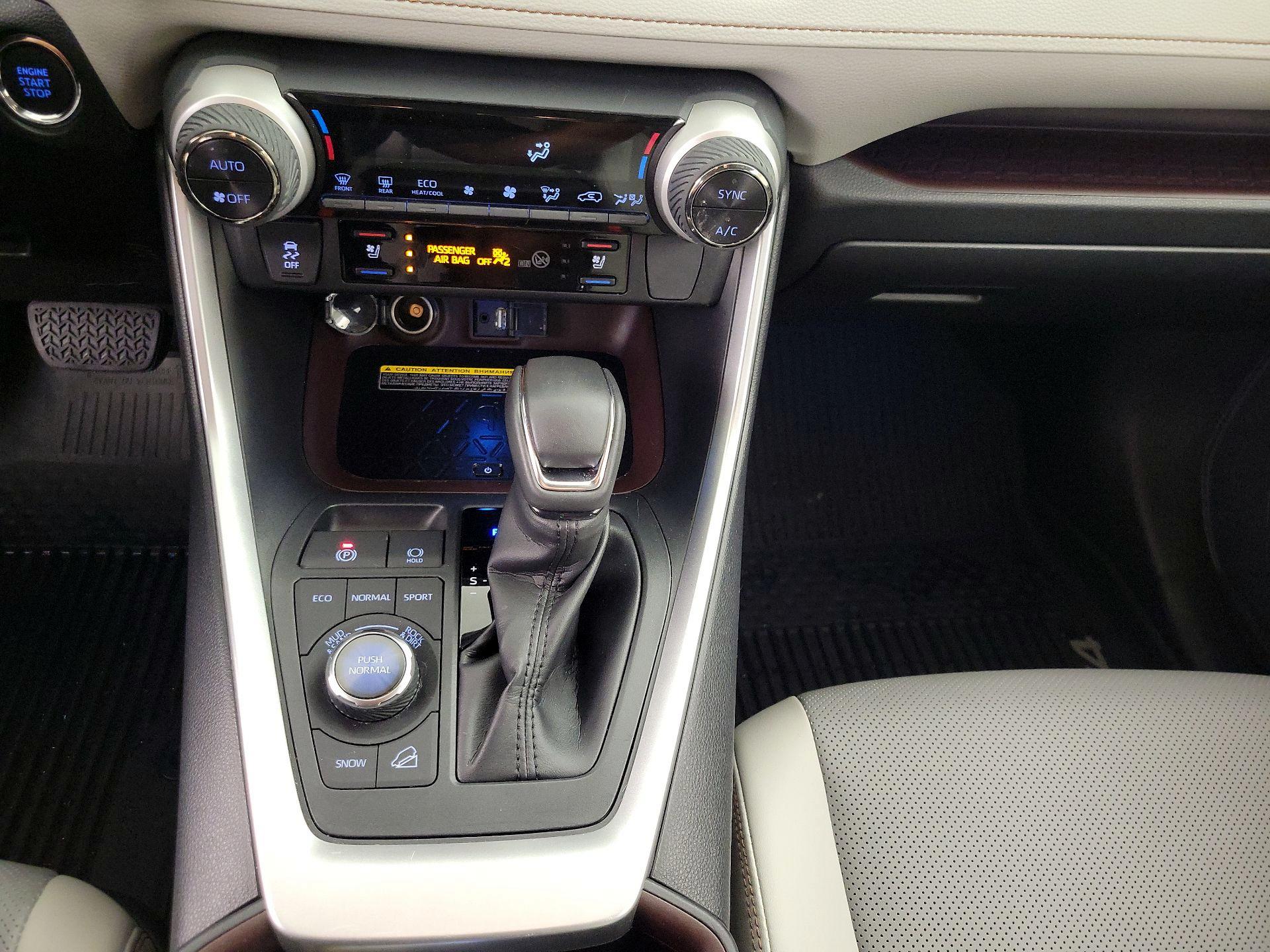 Thumbnail: 2019 Toyota RAV4 - 18
