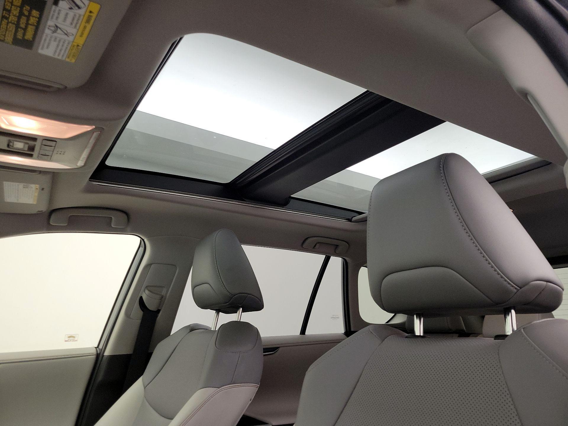 Thumbnail: 2019 Toyota RAV4 - 20