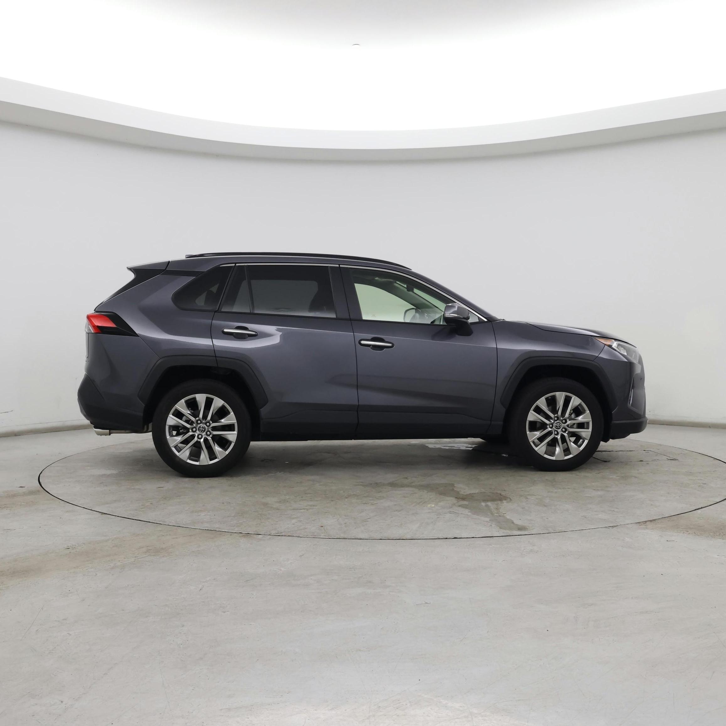 Thumbnail: 2019 Toyota RAV4 - 7