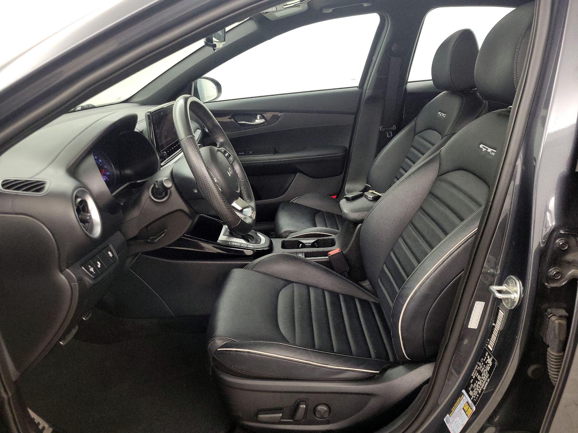 Thumbnail: 2023 Kia Forte - 11