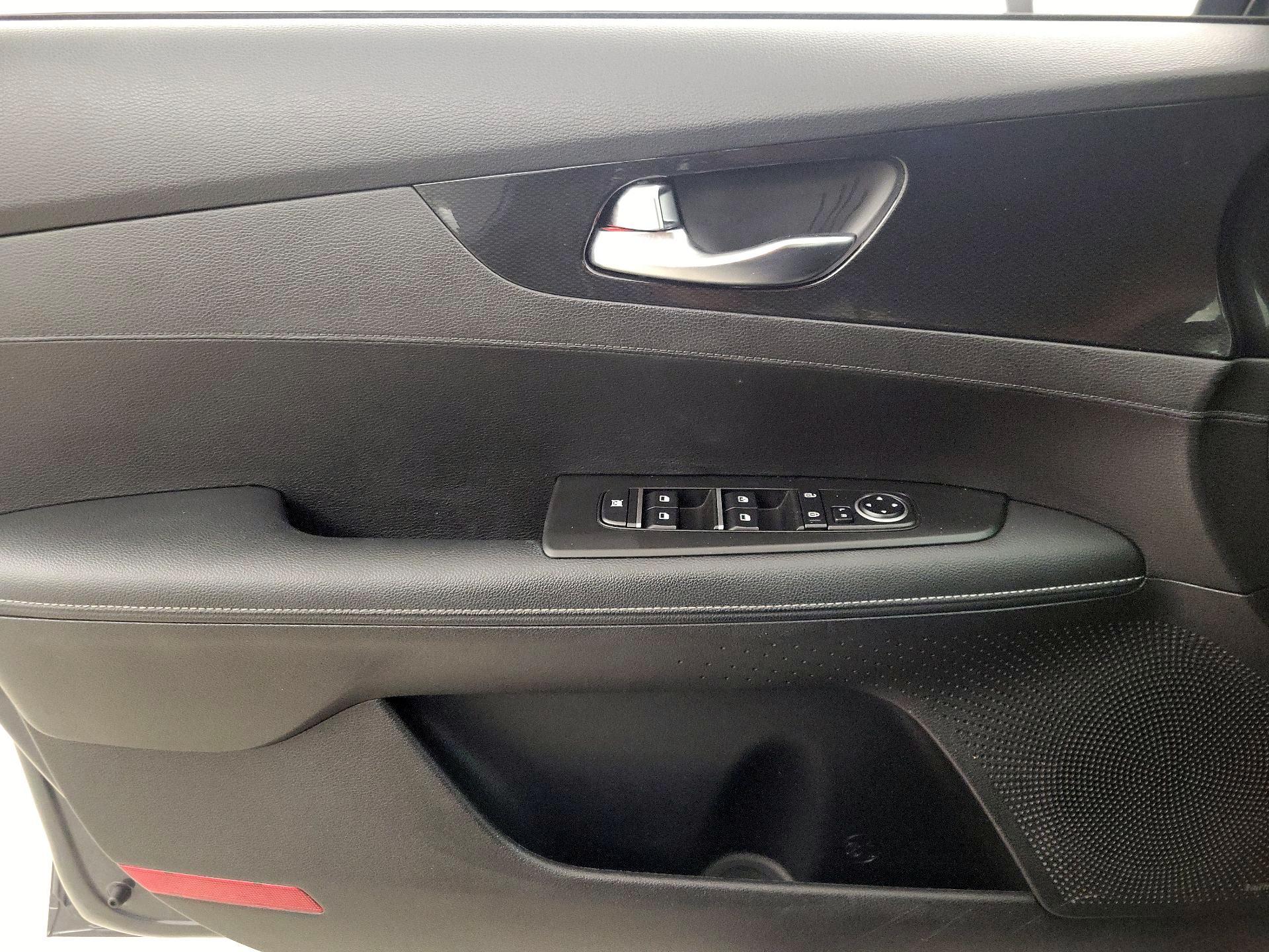 Thumbnail: 2023 Kia Forte - 12