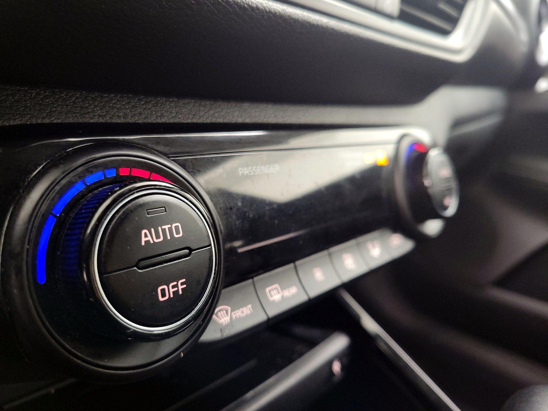 Thumbnail: 2023 Kia Forte - 17