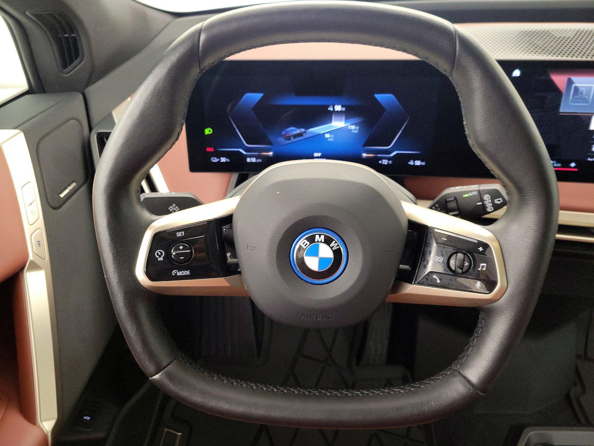 Thumbnail: 2022 BMW iX - 10