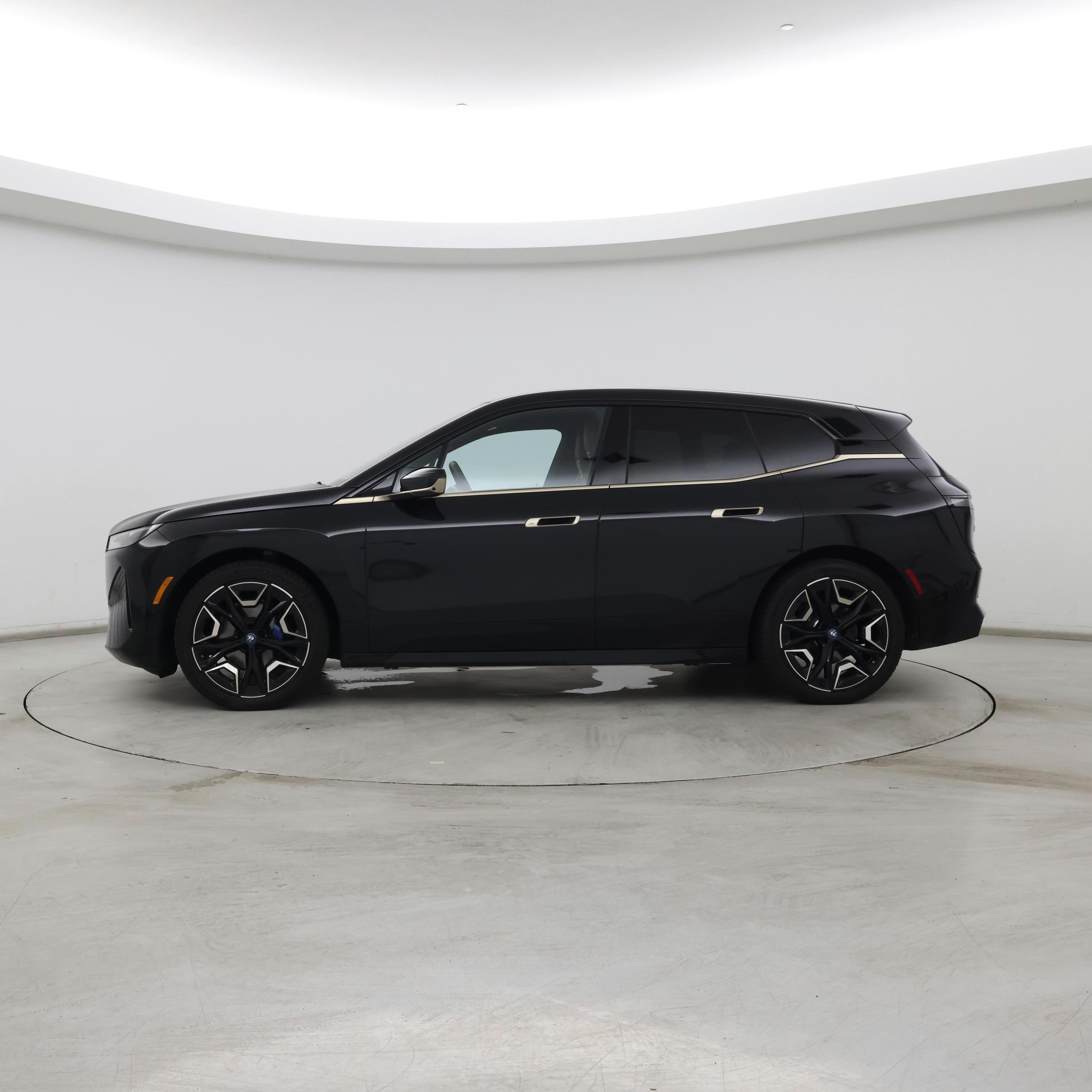 Thumbnail: 2022 BMW iX - 3
