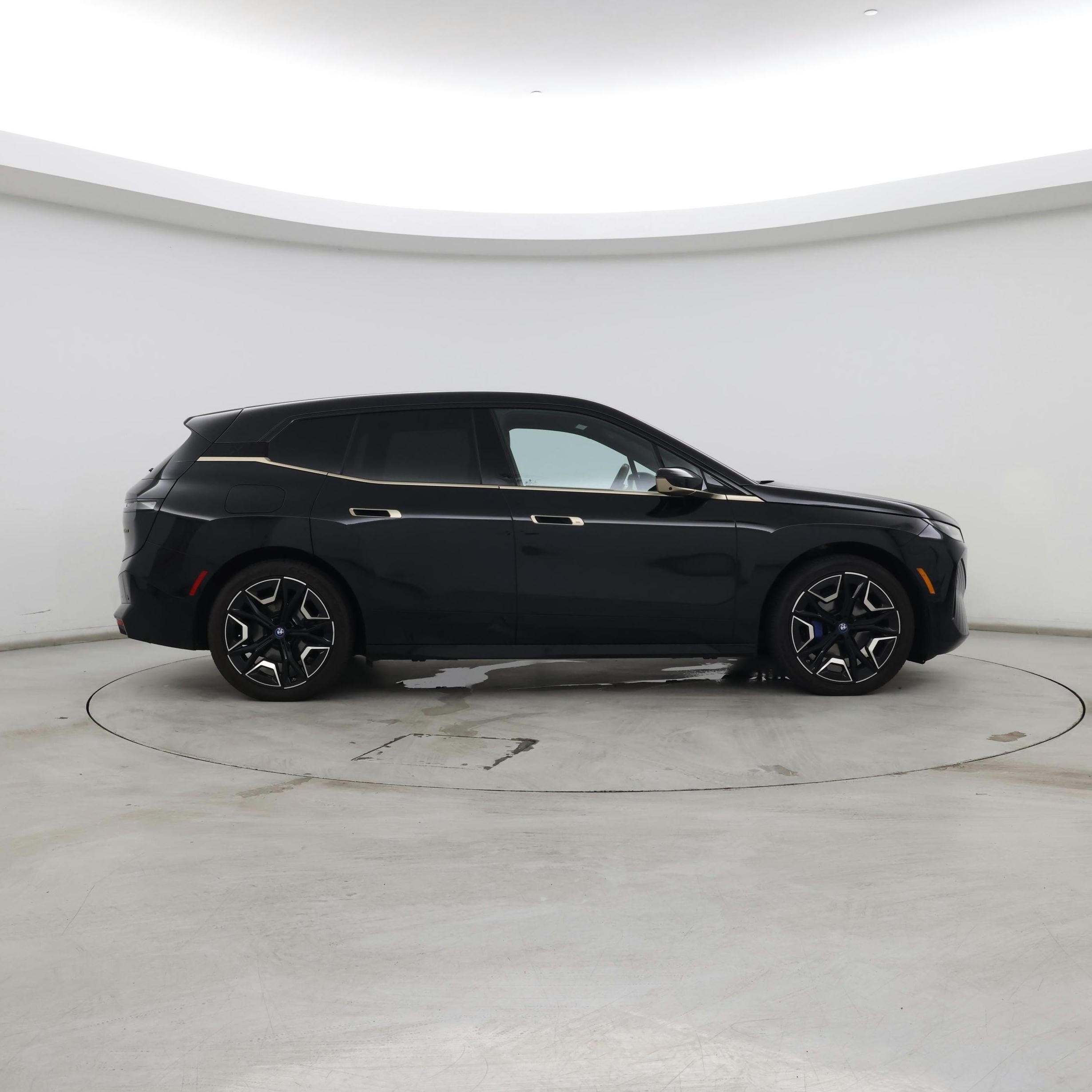 Thumbnail: 2022 BMW iX - 7