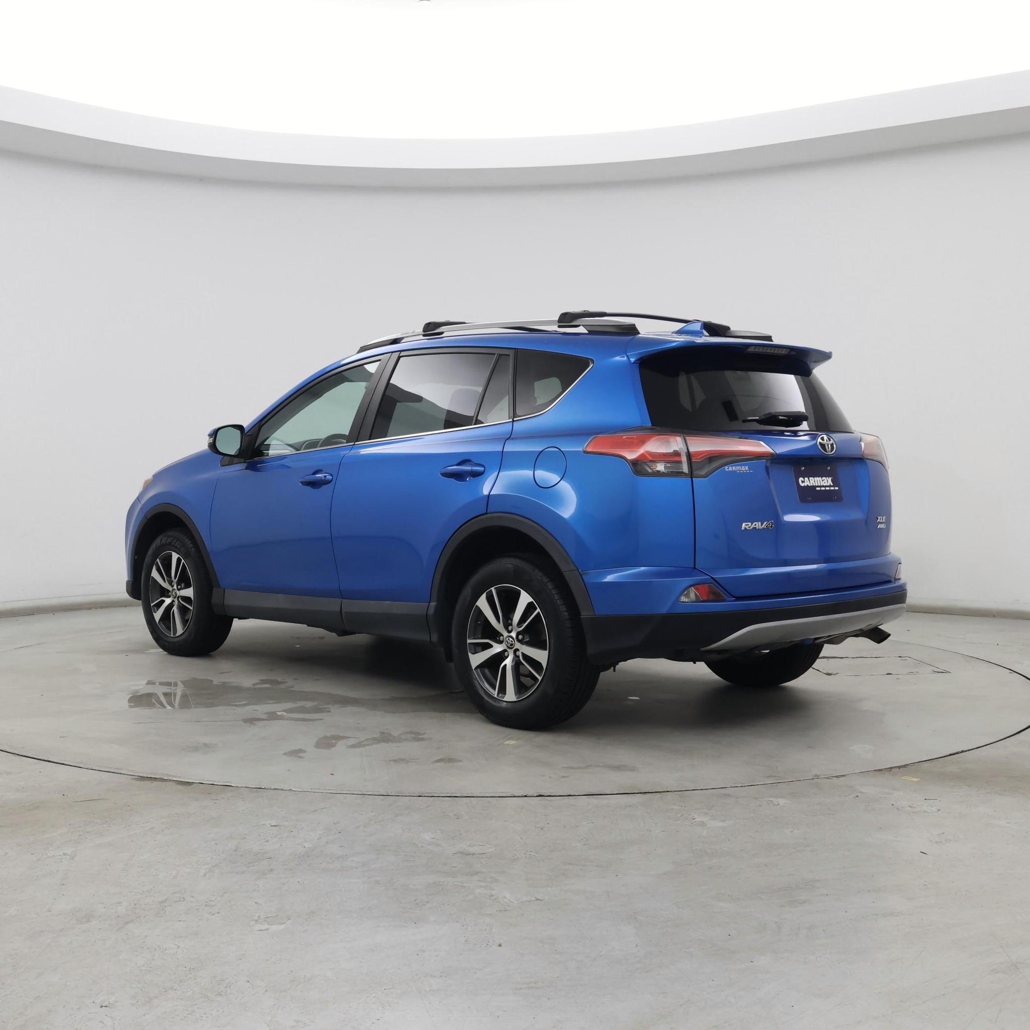 Thumbnail: 2018 Toyota RAV4 - 2