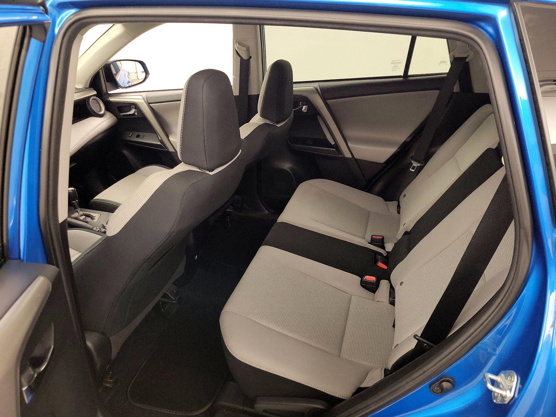 Thumbnail: 2018 Toyota RAV4 - 20
