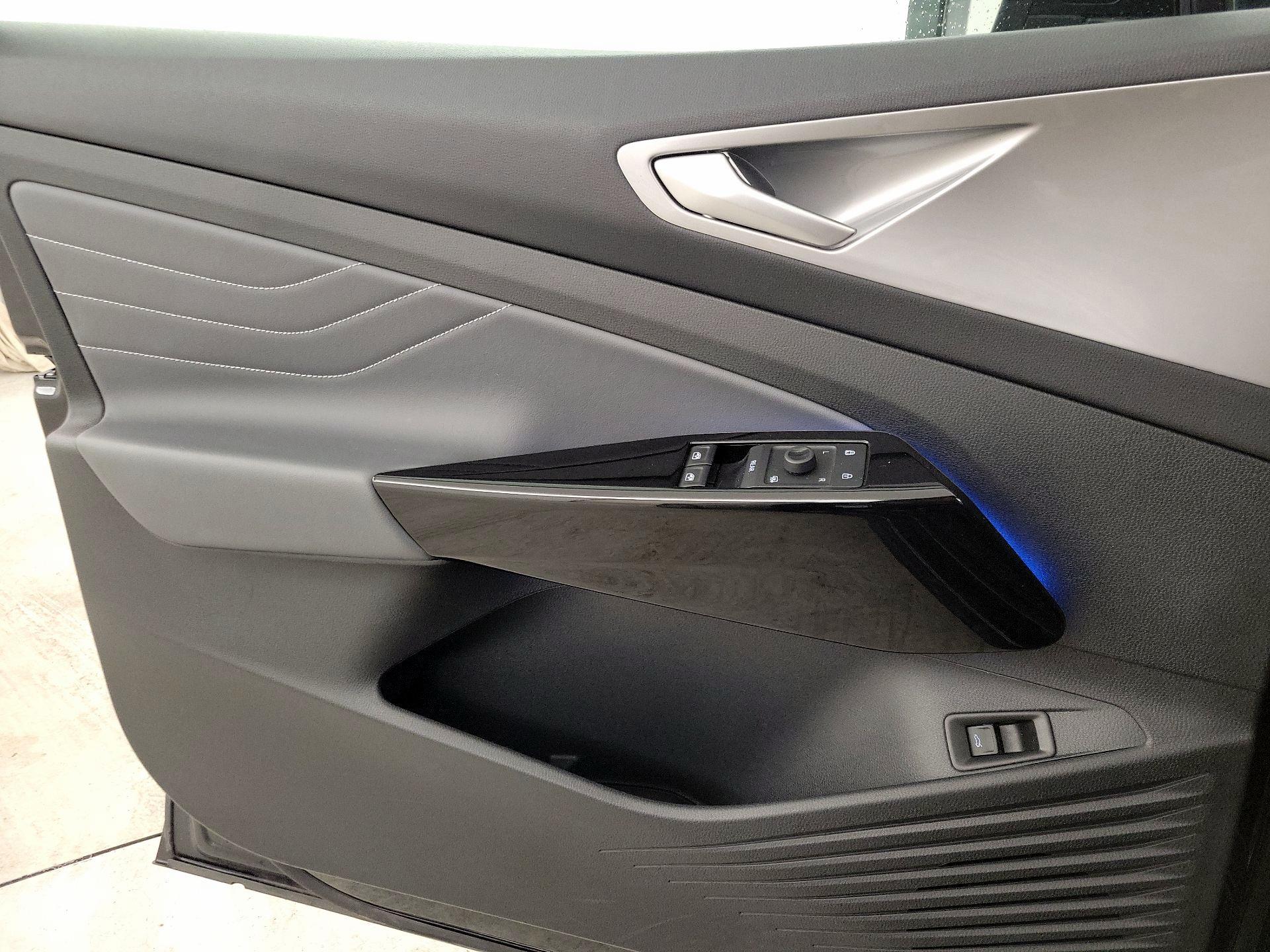 Thumbnail: 2023 Volkswagen ID.4 - 12