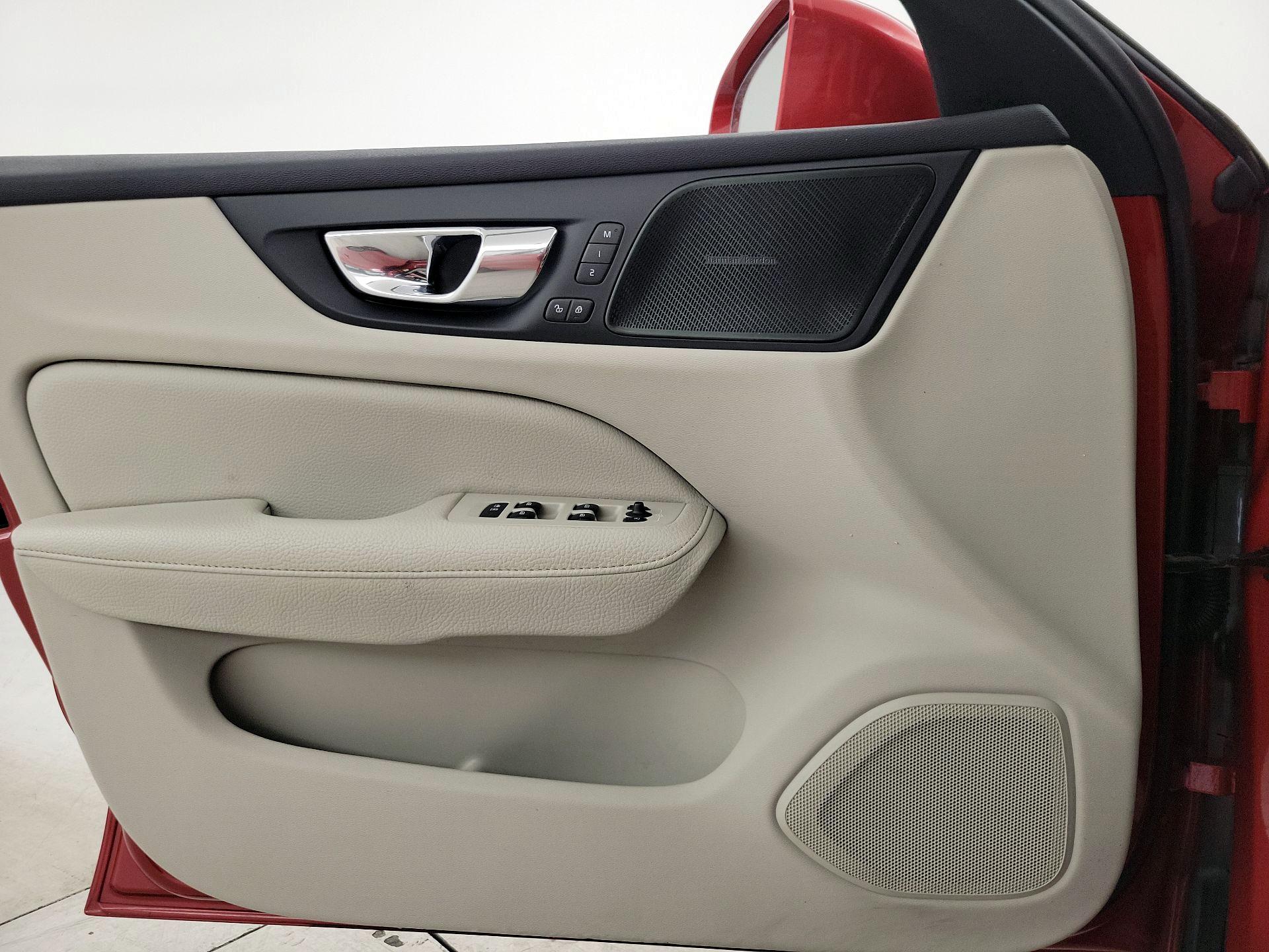 Thumbnail: 2020 Volvo S60 - 12