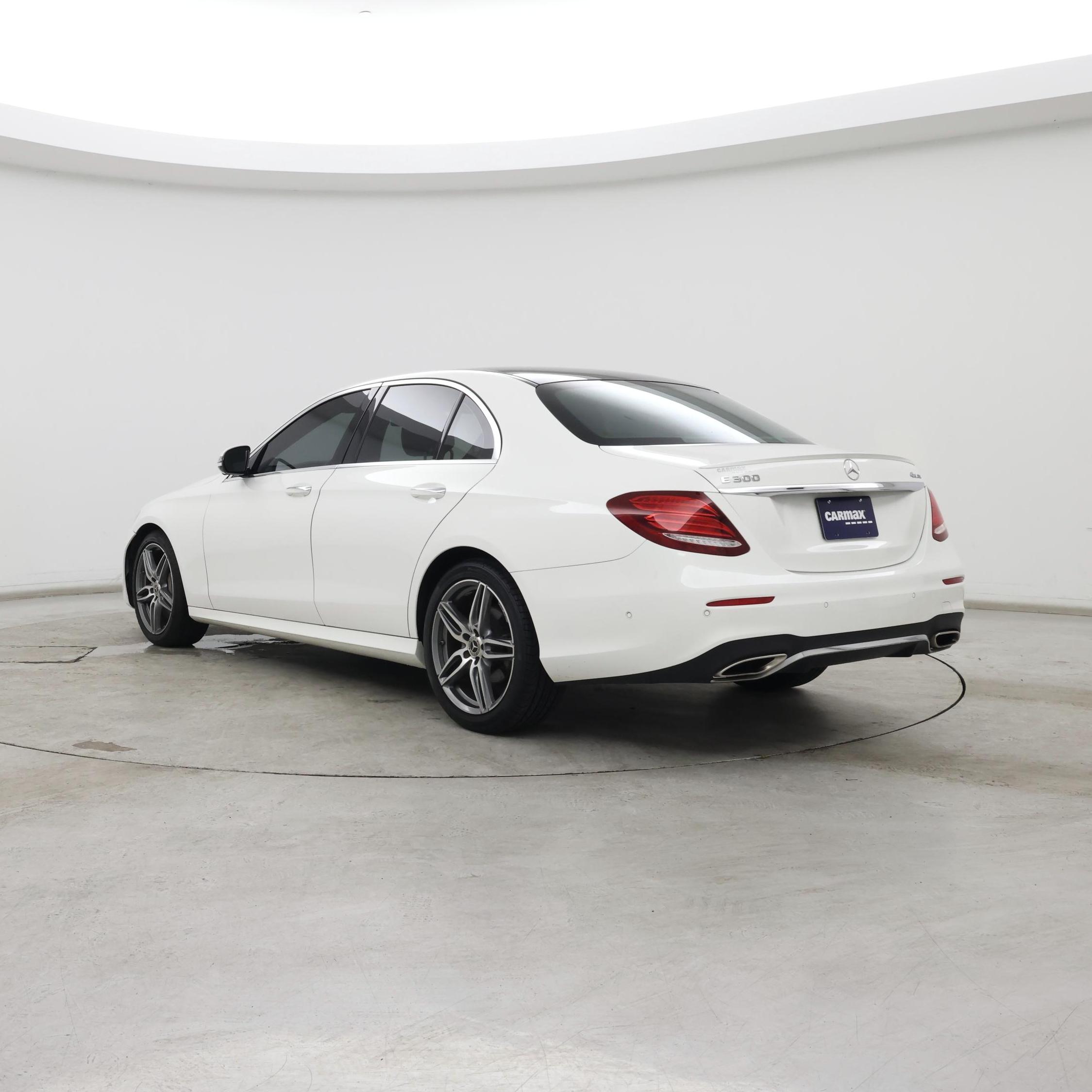 Thumbnail: 2019 Mercedes-Benz E-Class - 2