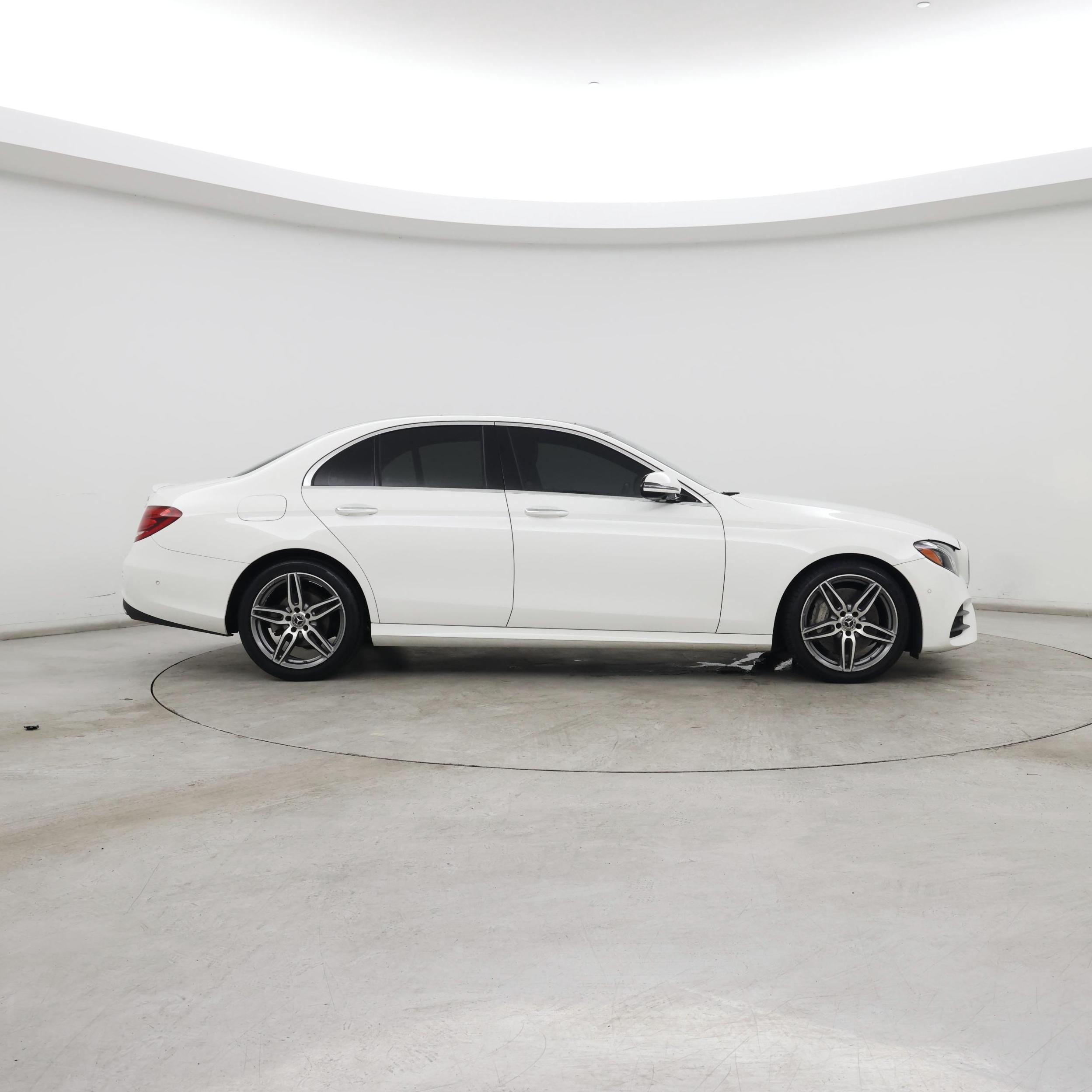 Thumbnail: 2019 Mercedes-Benz E-Class - 7