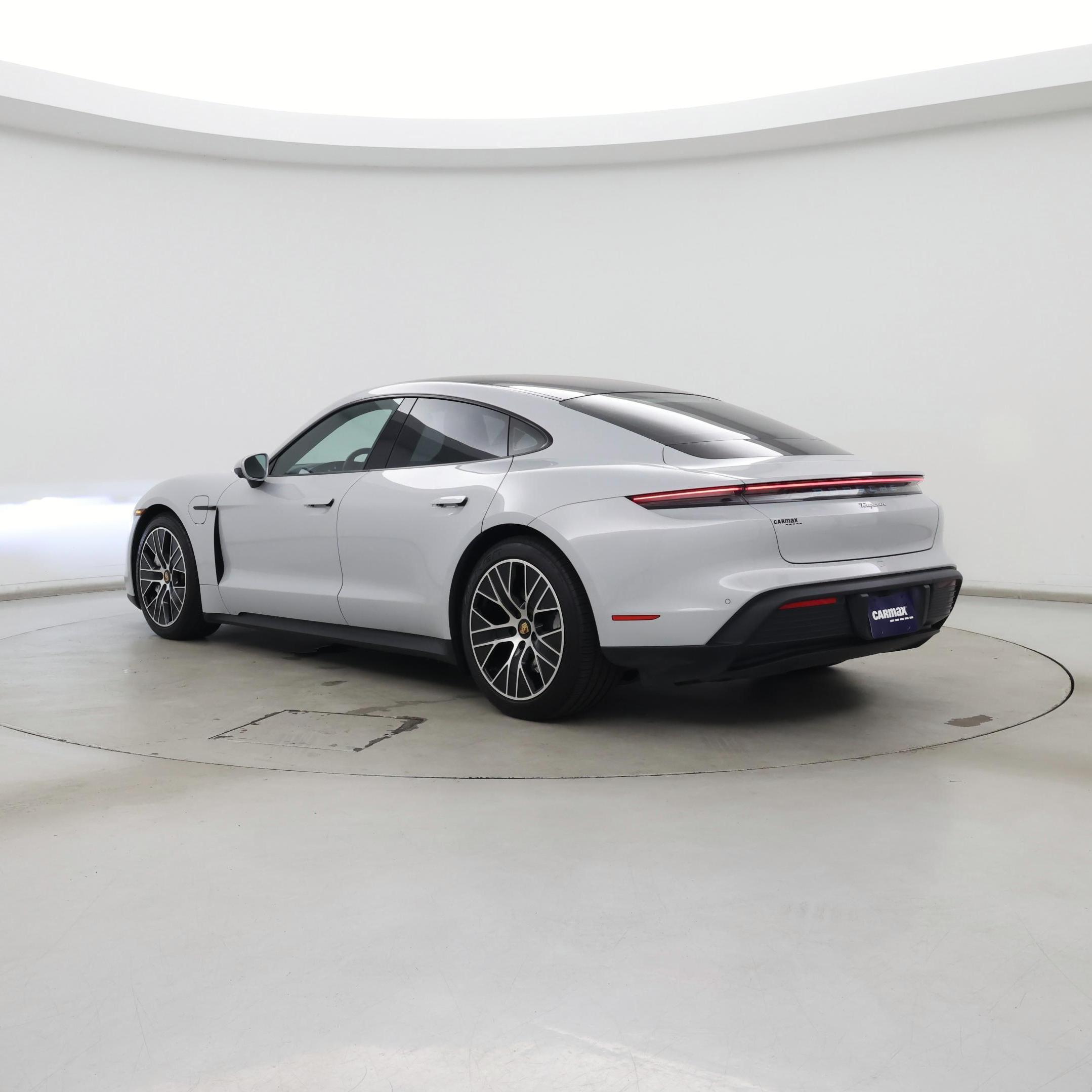 Thumbnail: 2021 Porsche Taycan - 2