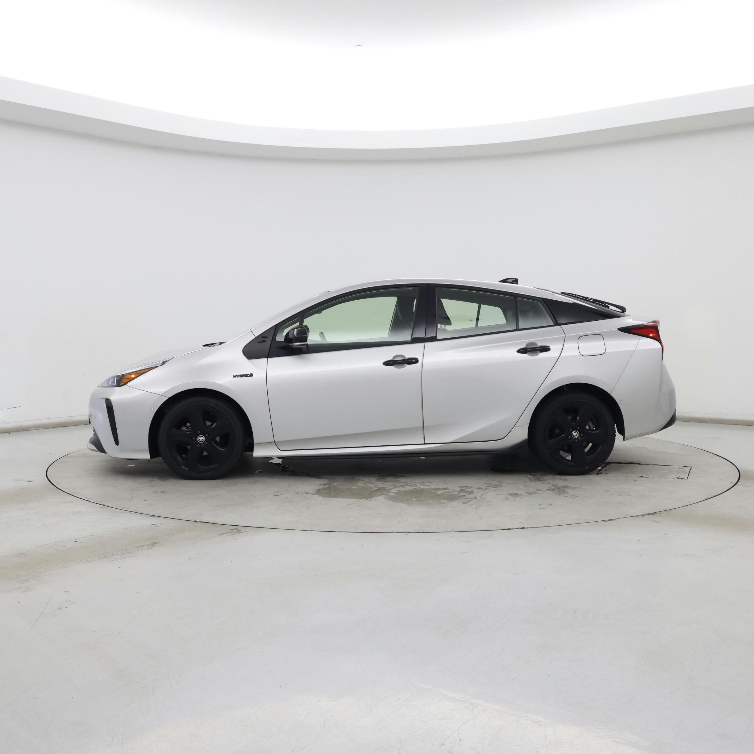 Thumbnail: 2022 Toyota Prius - 3