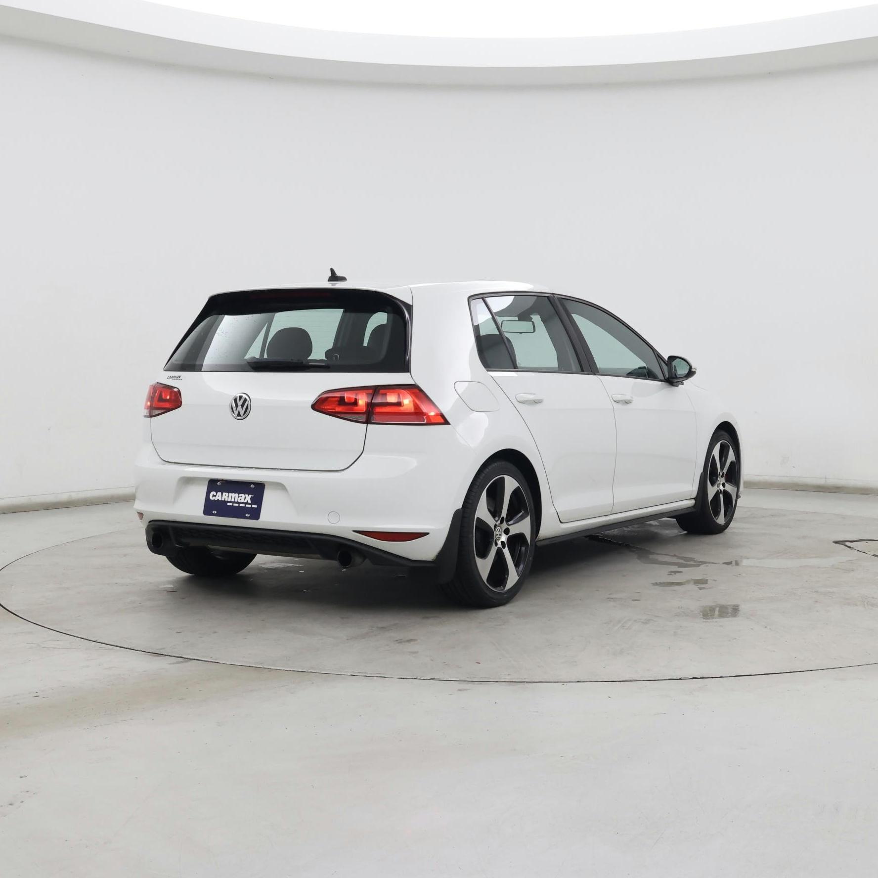 Thumbnail: 2017 Volkswagen Golf - 8