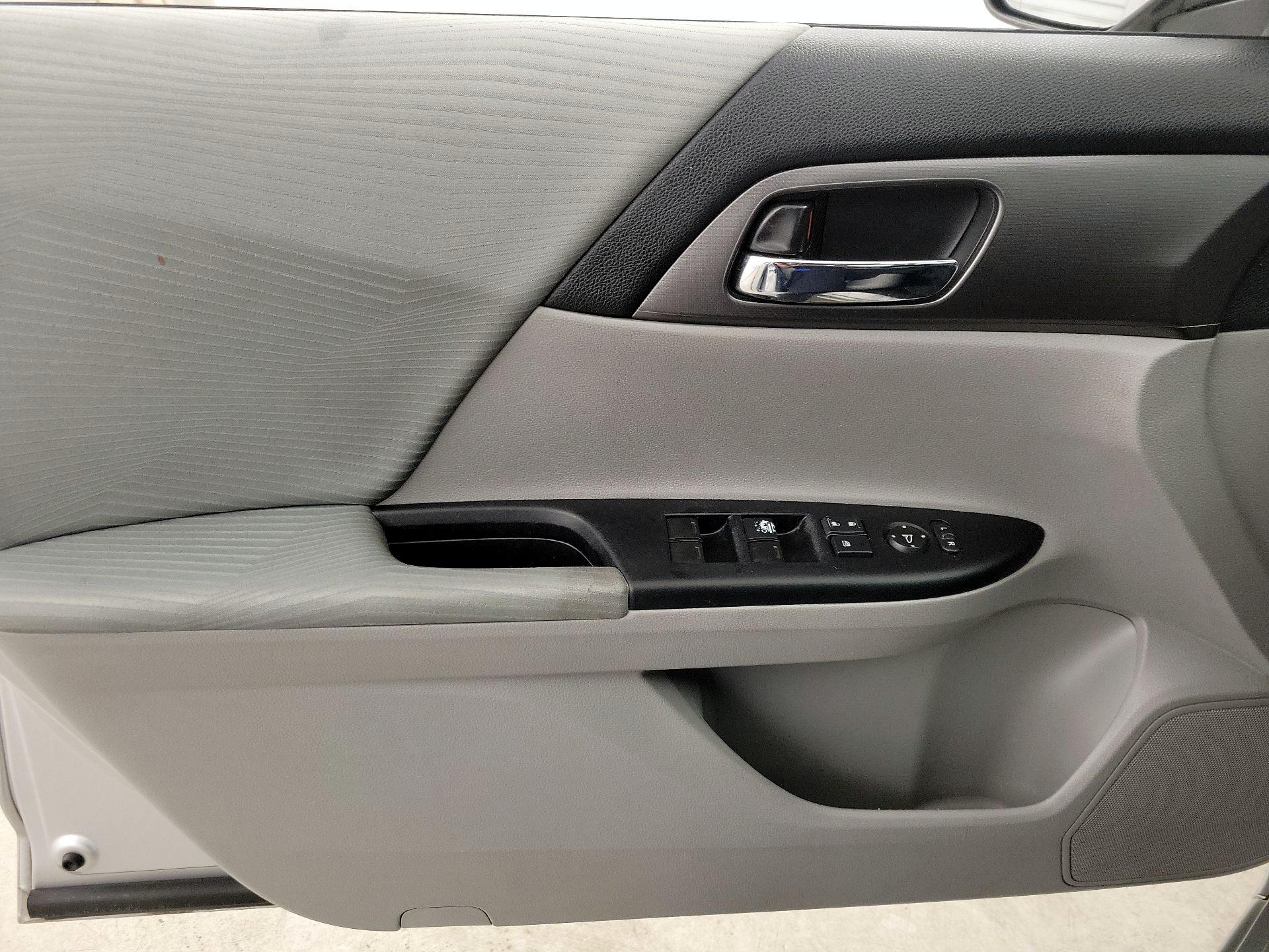 Thumbnail: 2015 Honda Accord - 12