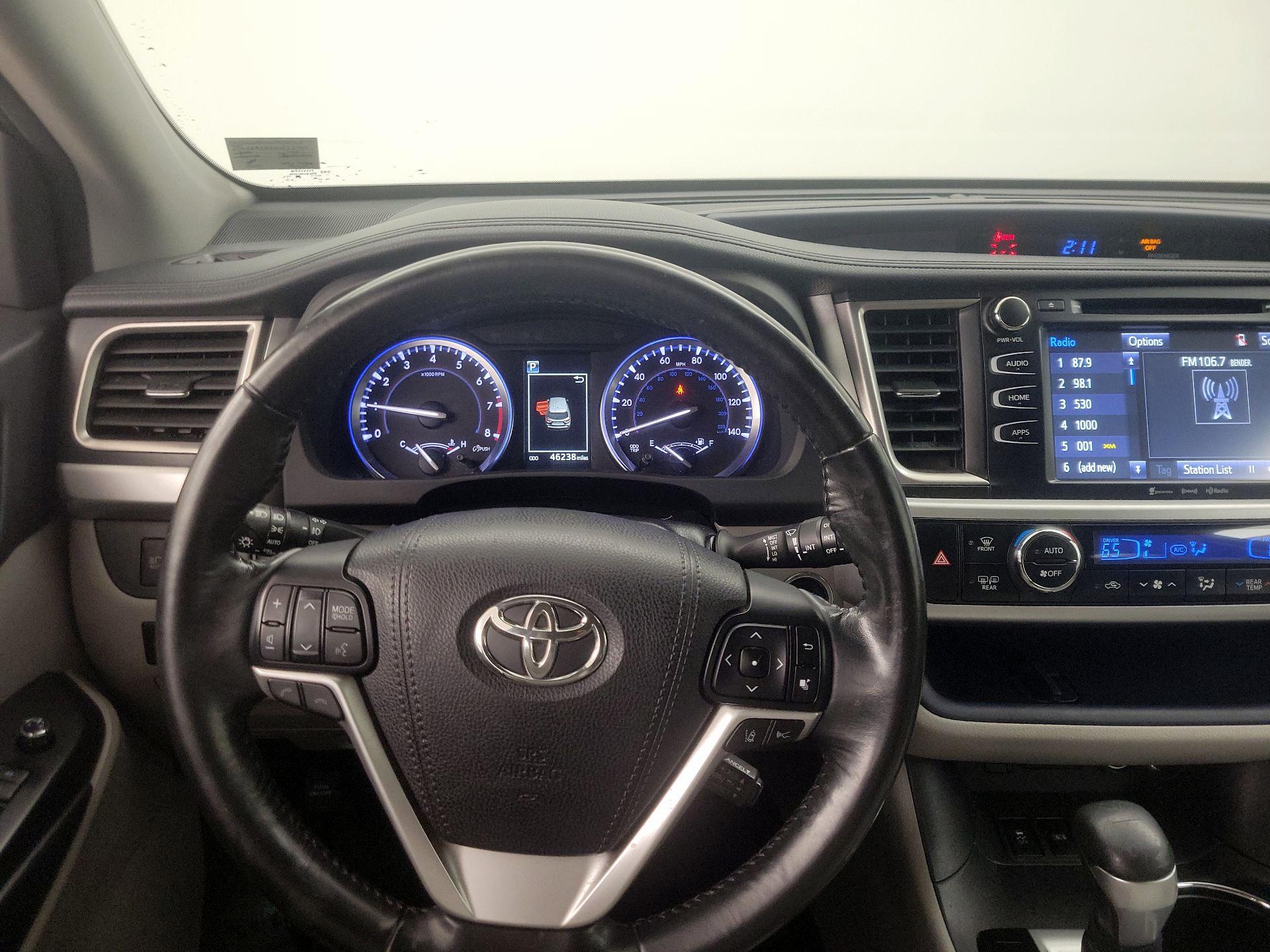 Thumbnail: 2017 Toyota Highlander - 10