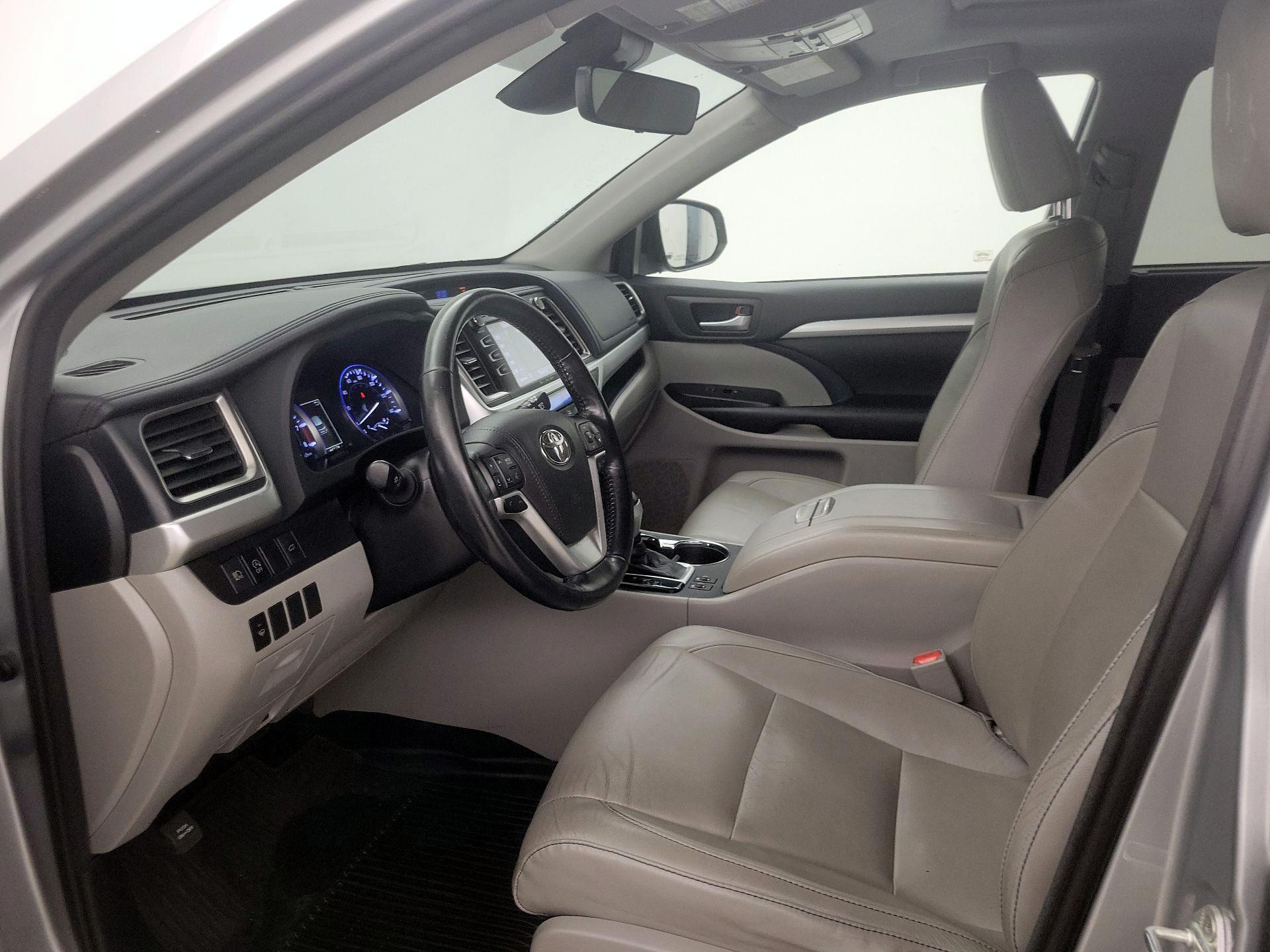Thumbnail: 2017 Toyota Highlander - 11