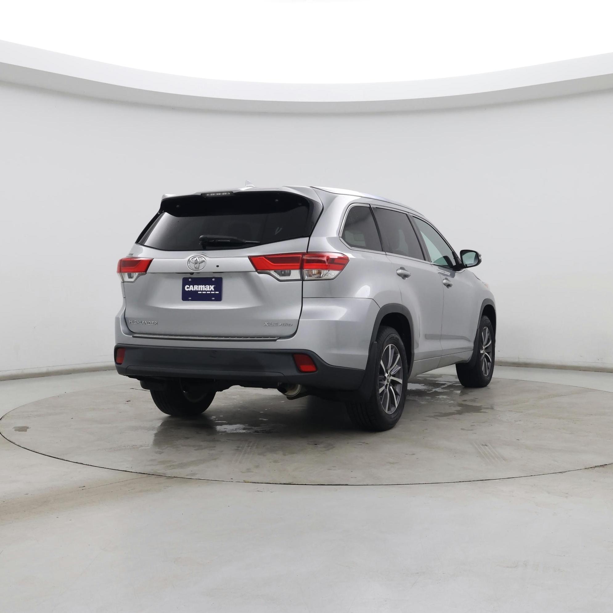 Thumbnail: 2017 Toyota Highlander - 8