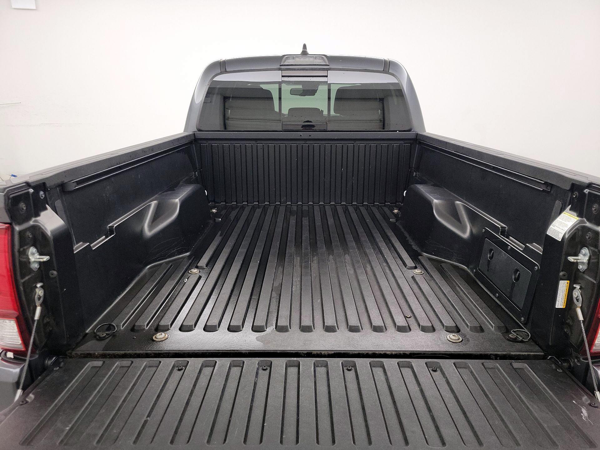 Thumbnail: 2021 Toyota Tacoma - 20