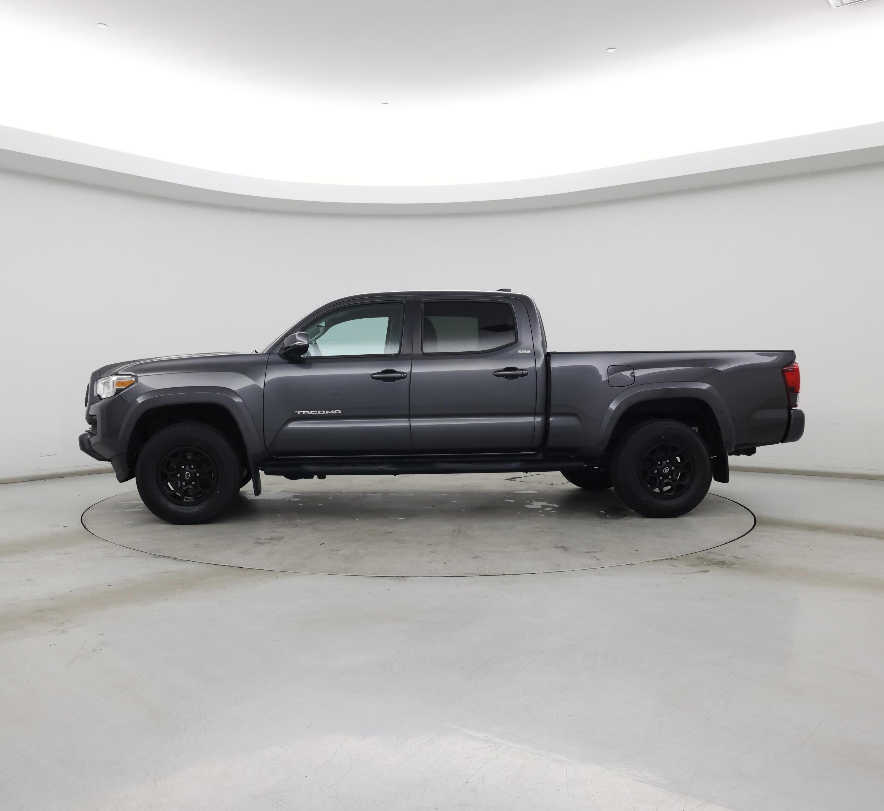 Thumbnail: 2021 Toyota Tacoma - 3