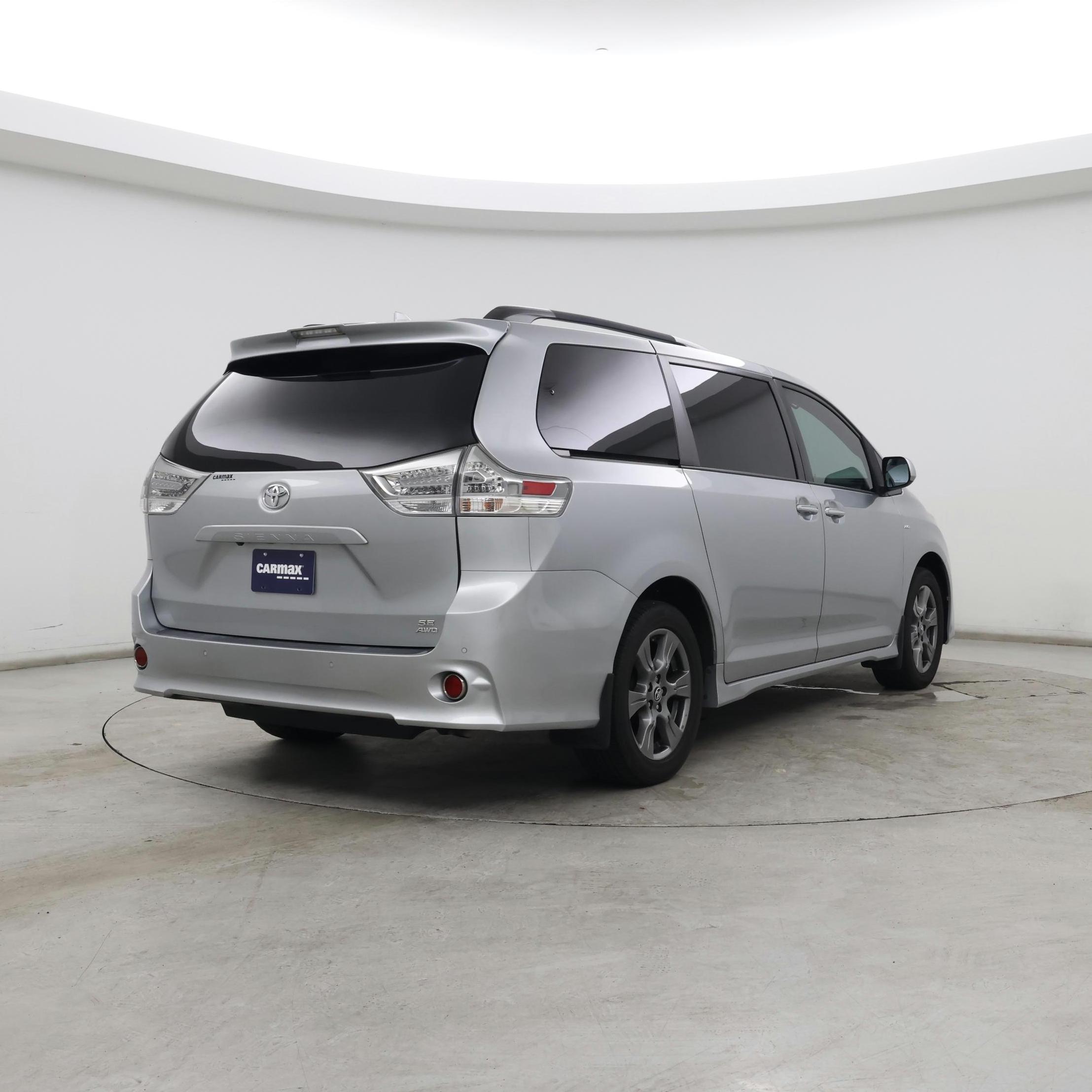 Thumbnail: 2019 Toyota Sienna - 8