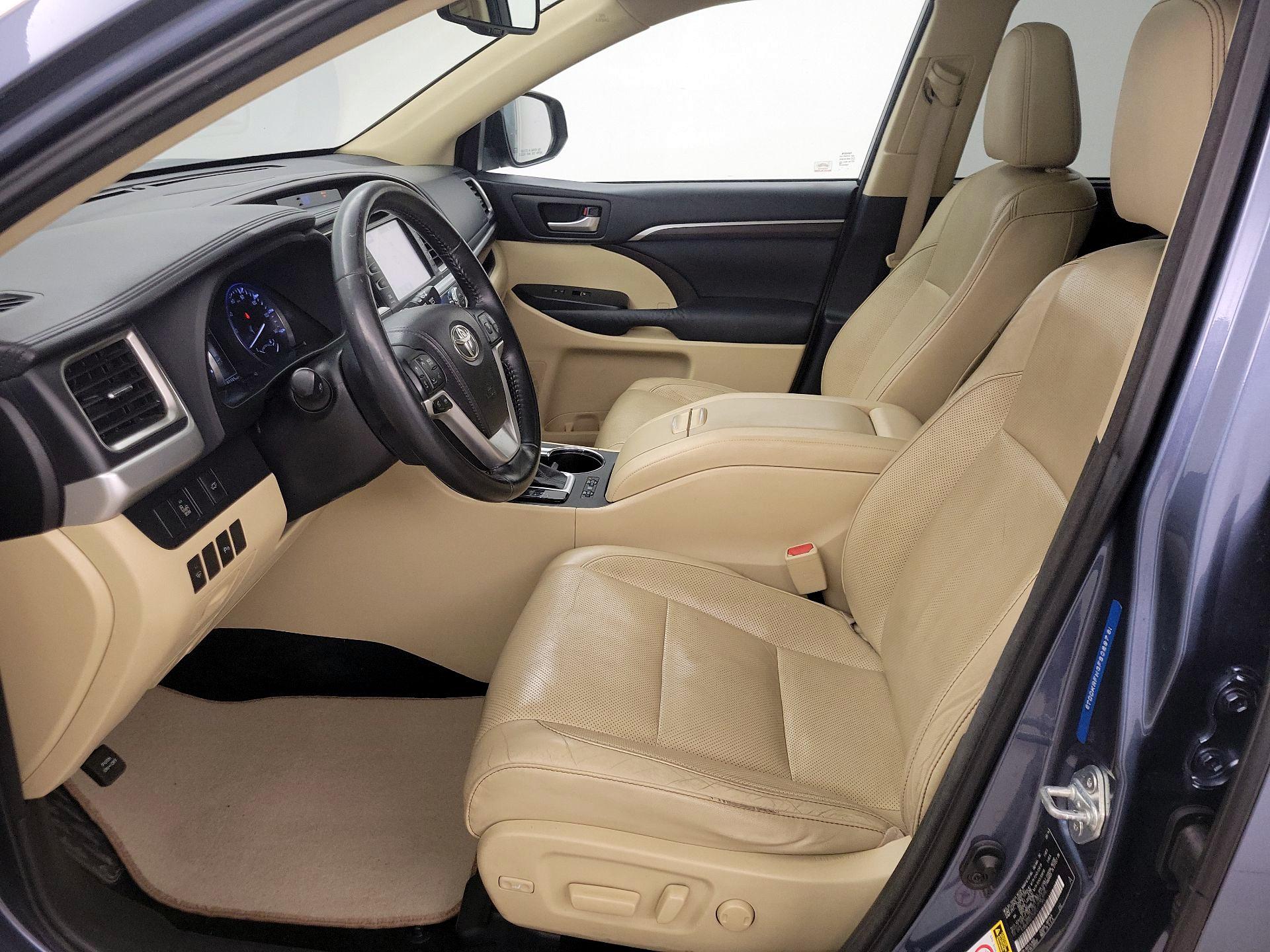 Thumbnail: 2015 Toyota Highlander - 11