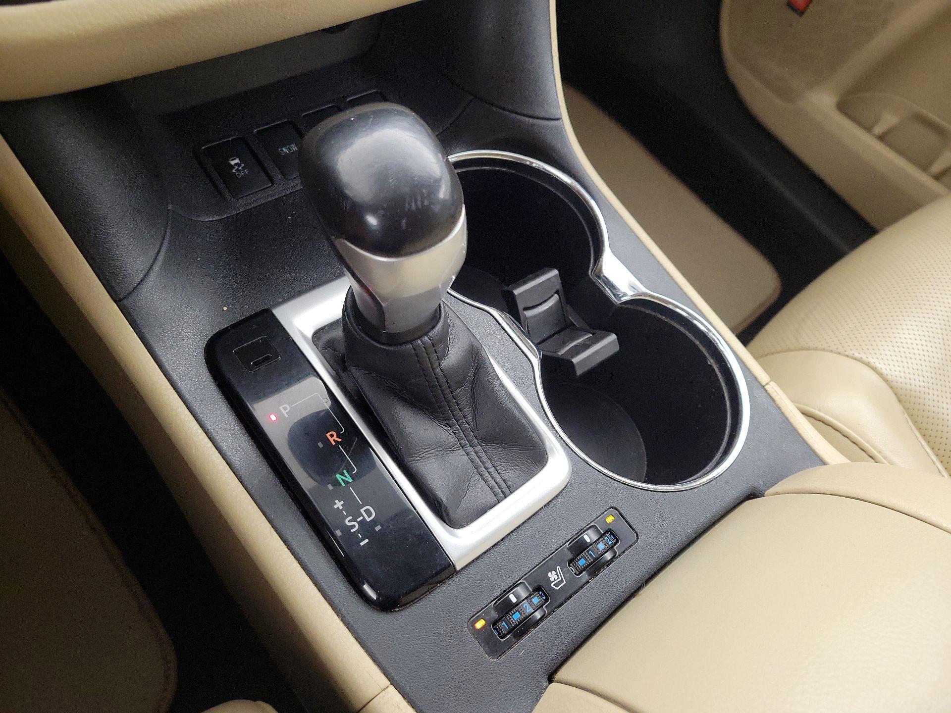 Thumbnail: 2015 Toyota Highlander - 18