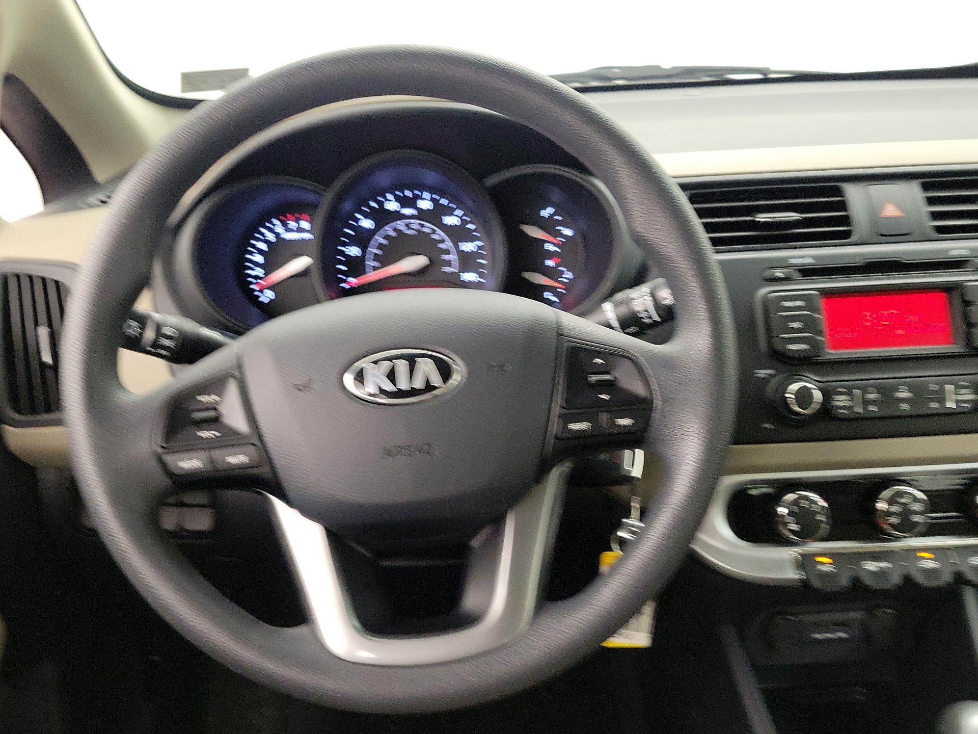 Thumbnail: 2015 Kia Rio - 10