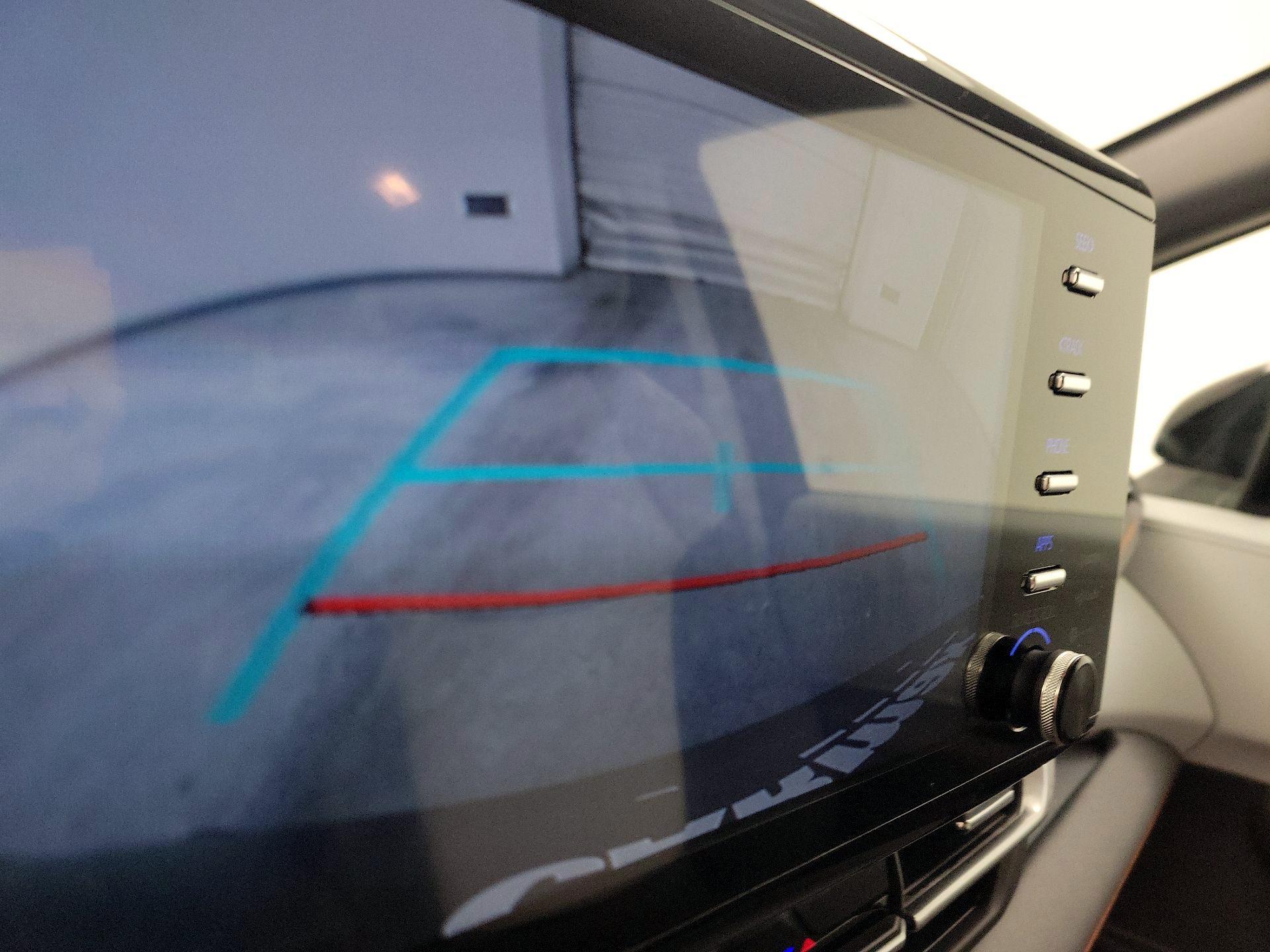 Thumbnail: 2023 Toyota Sienna - 15