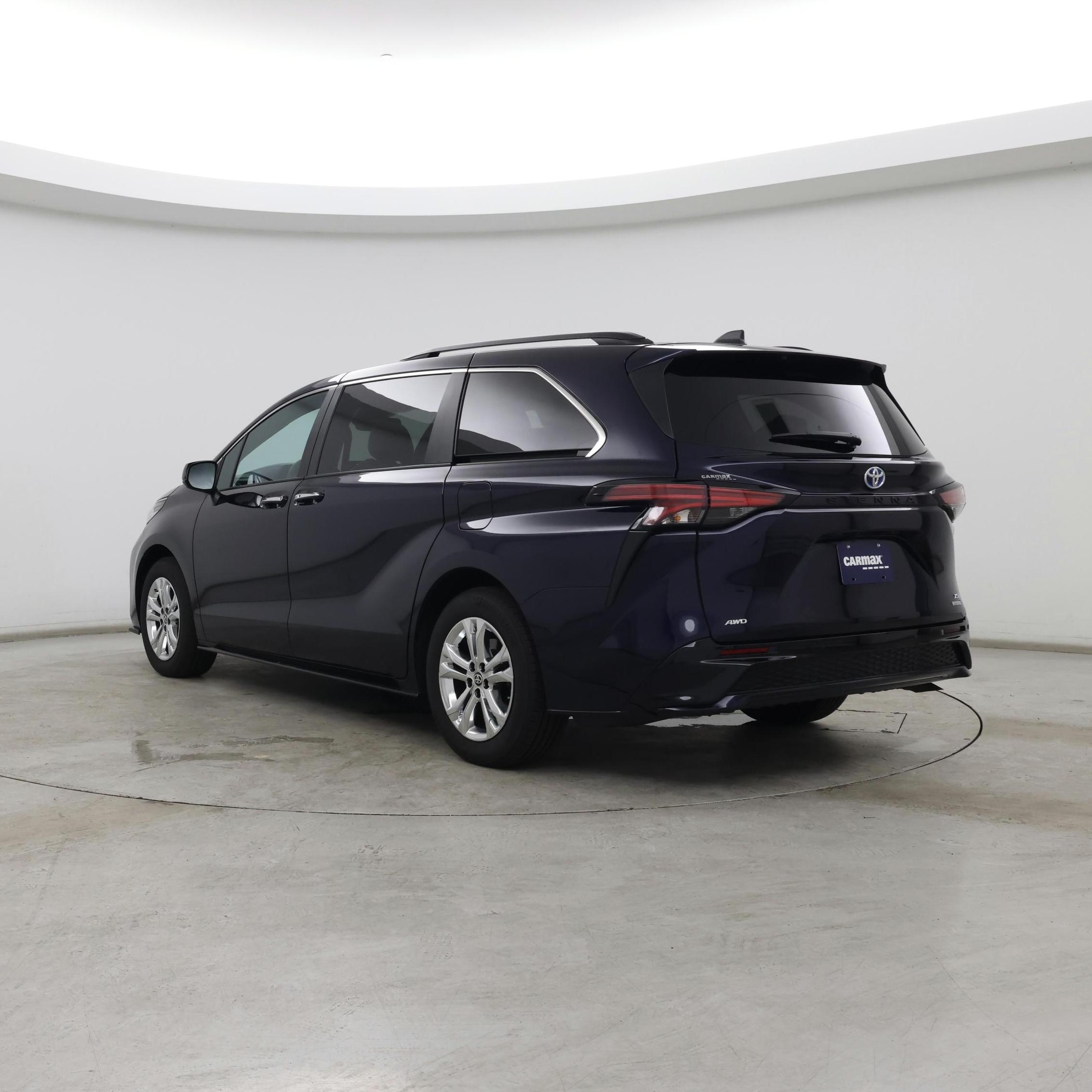 Thumbnail: 2023 Toyota Sienna - 2