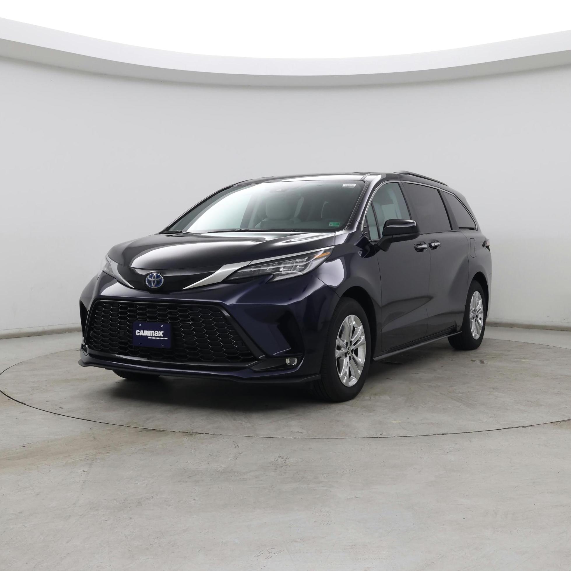 Thumbnail: 2023 Toyota Sienna - 4
