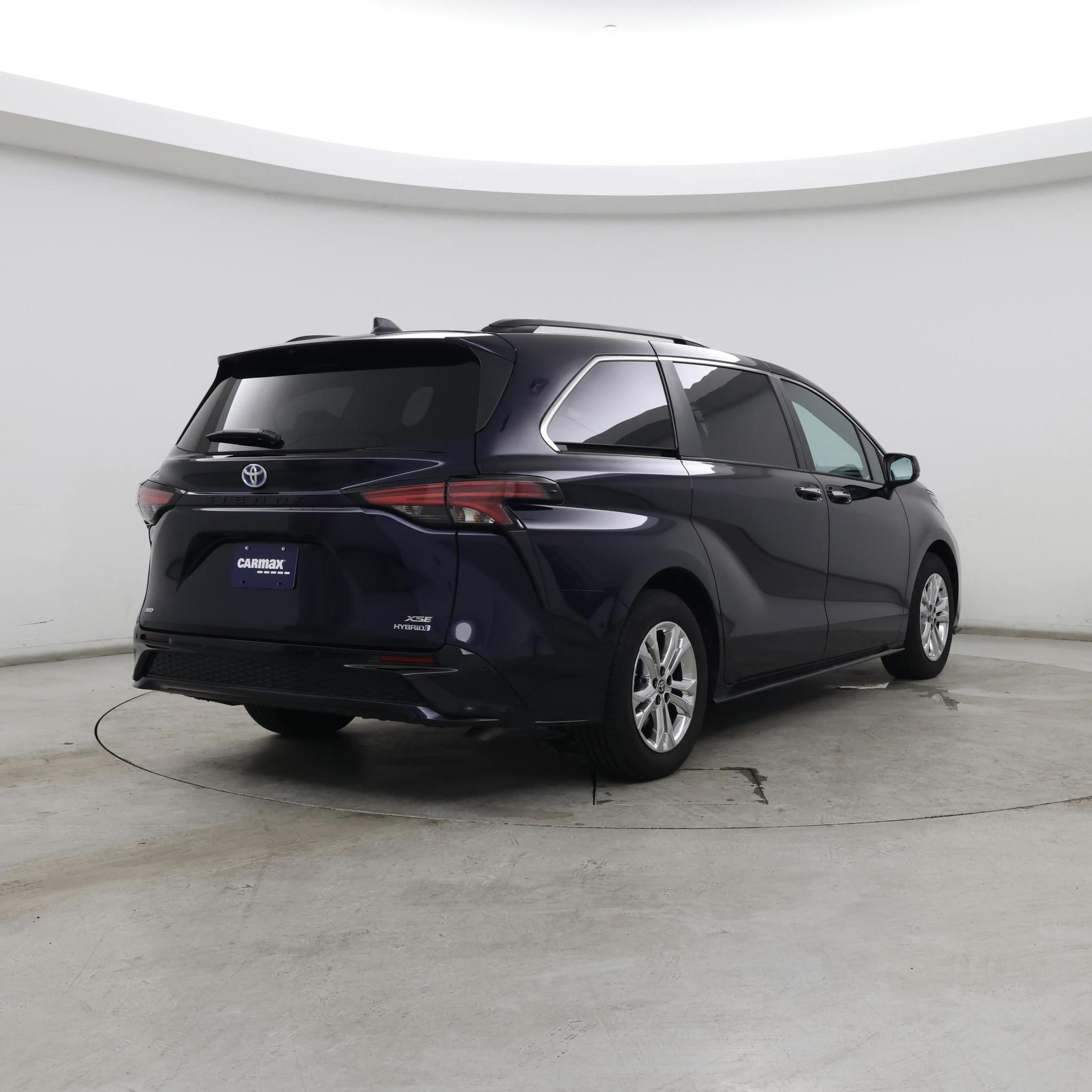 Thumbnail: 2023 Toyota Sienna - 8