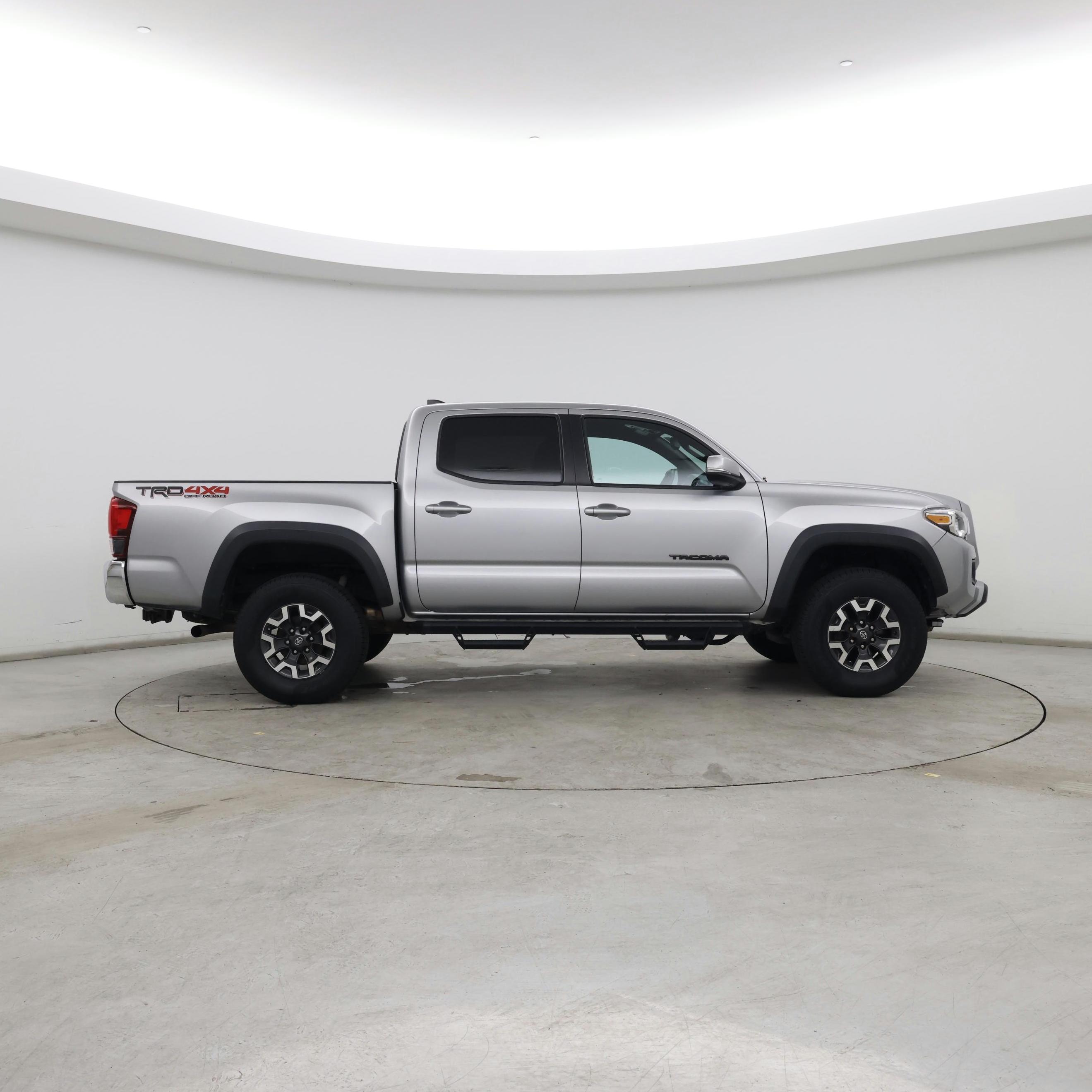 Thumbnail: 2019 Toyota Tacoma - 7