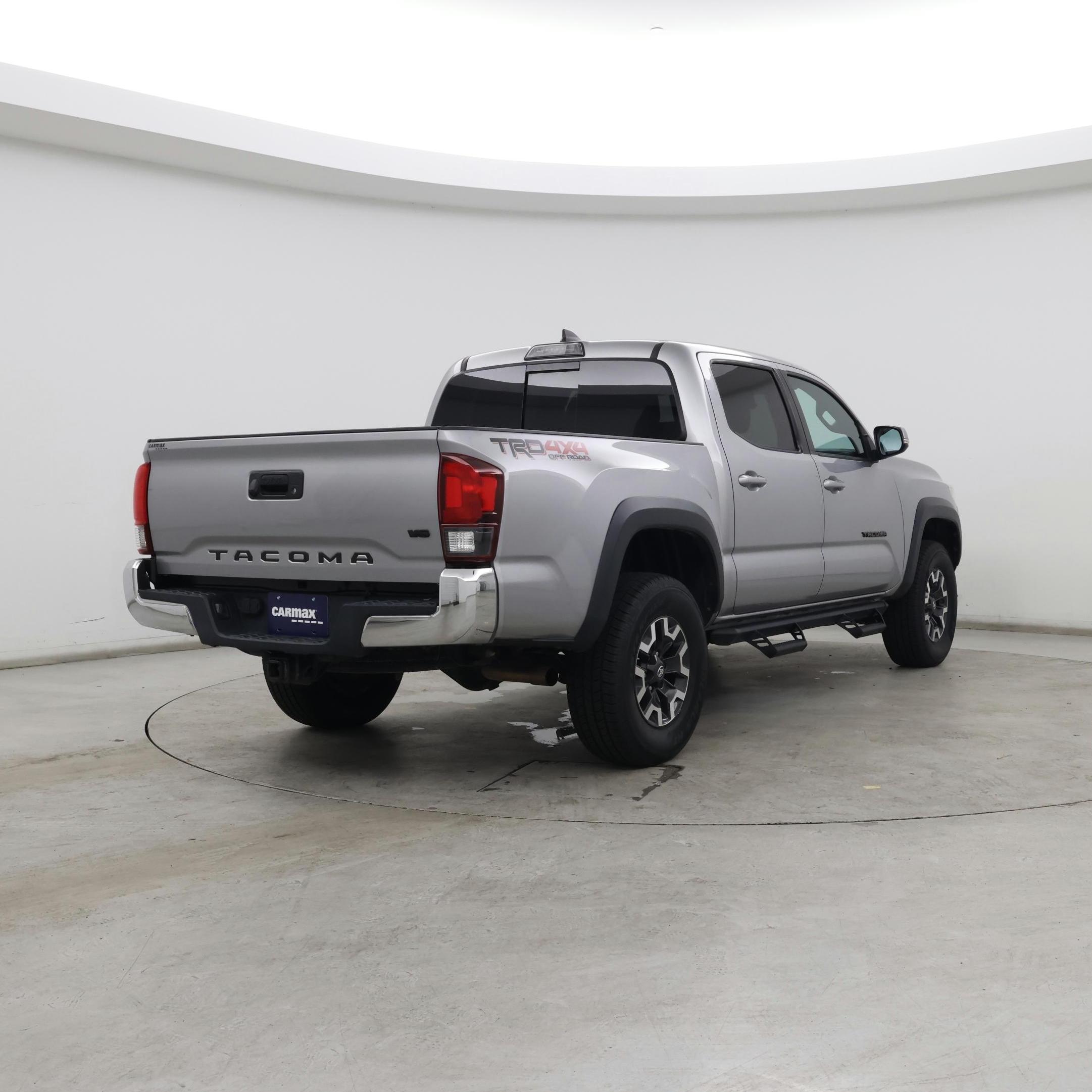 Thumbnail: 2019 Toyota Tacoma - 8