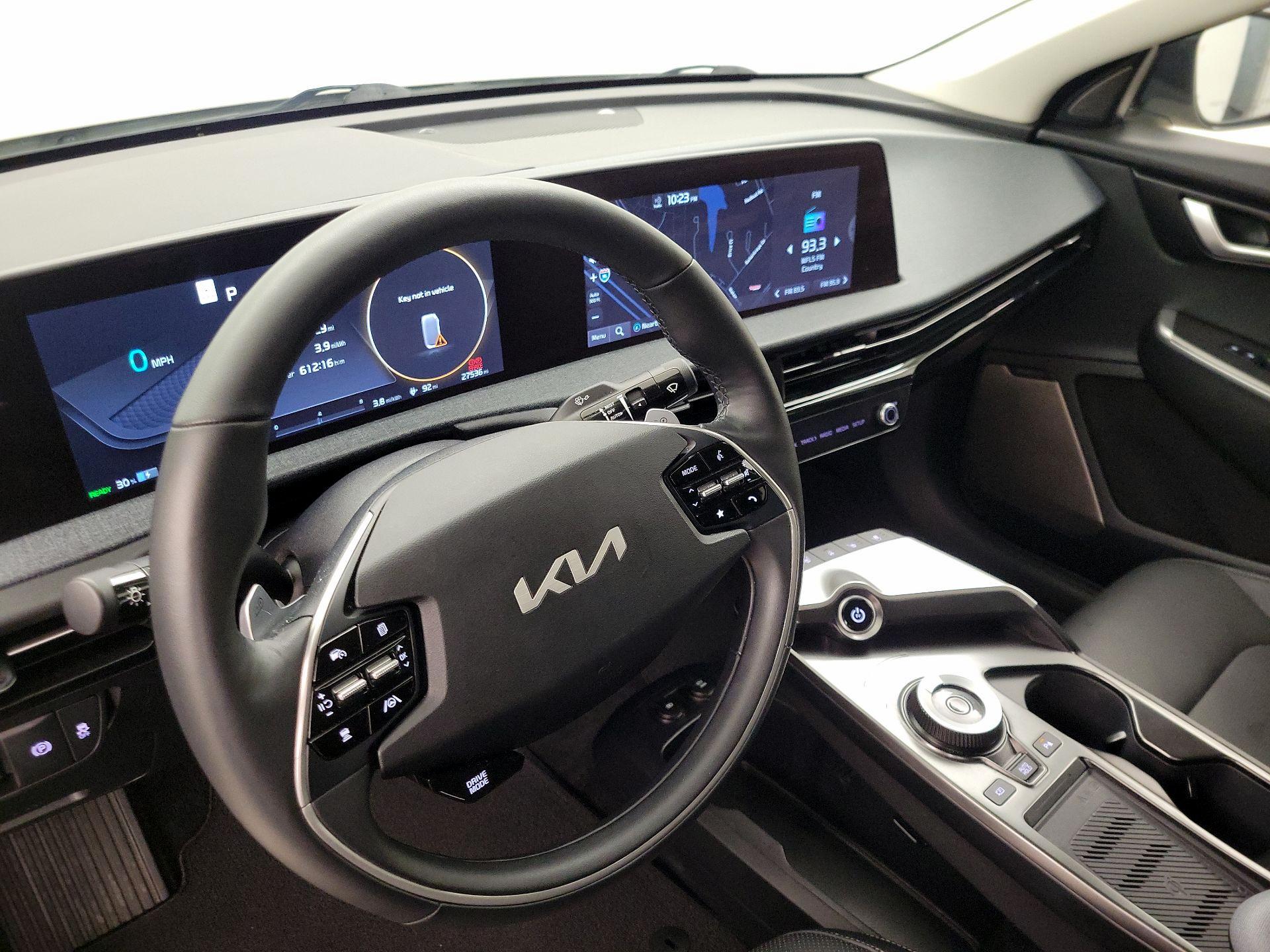 Thumbnail: 2022 Kia EV6 - 9