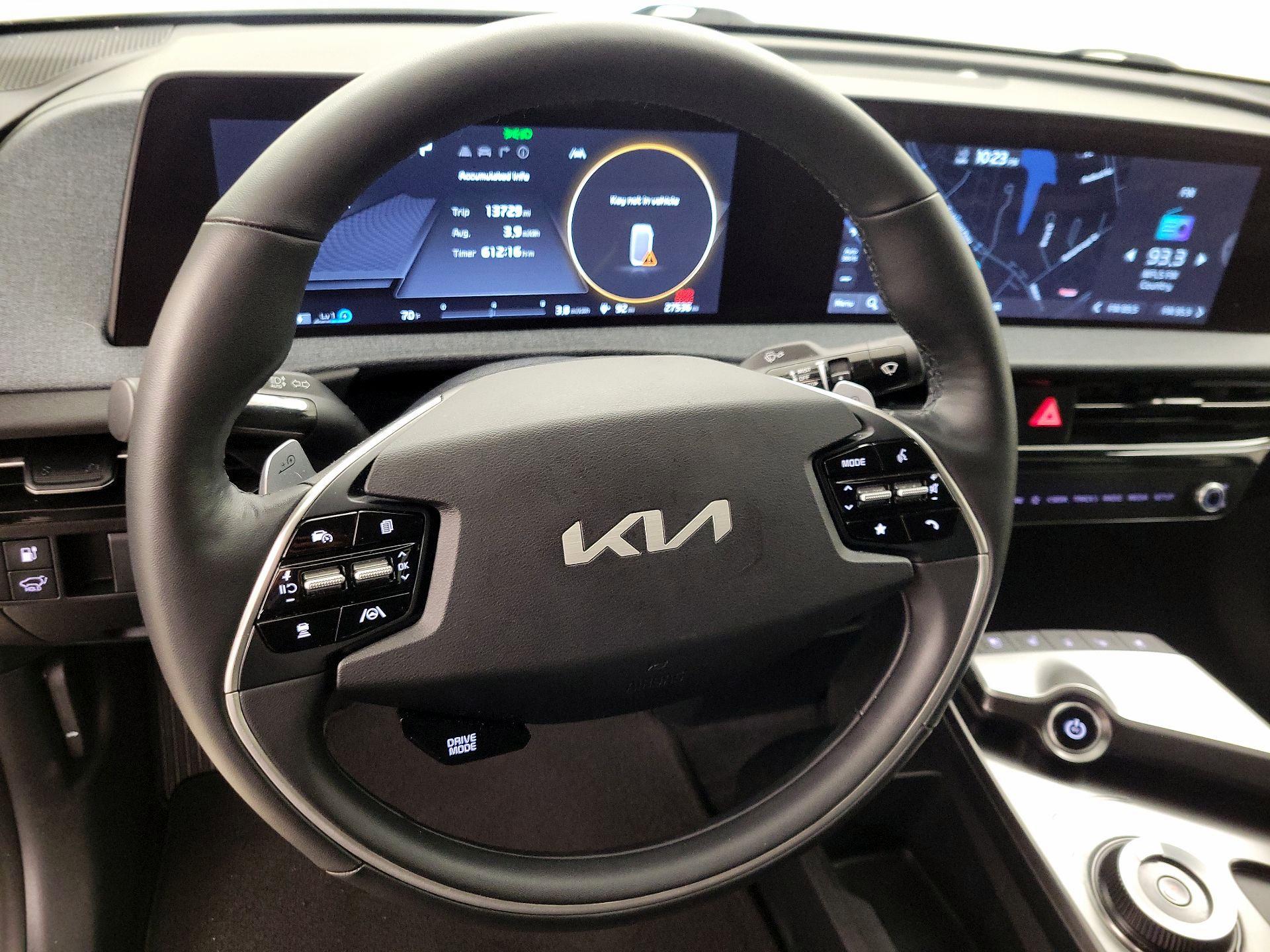Thumbnail: 2022 Kia EV6 - 10