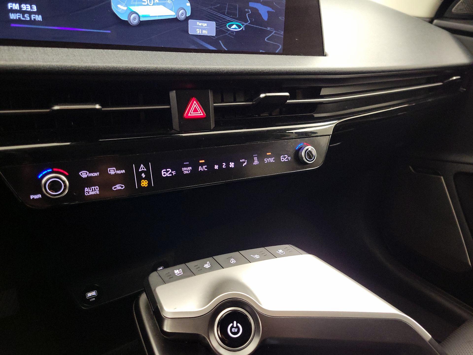 Thumbnail: 2022 Kia EV6 - 17