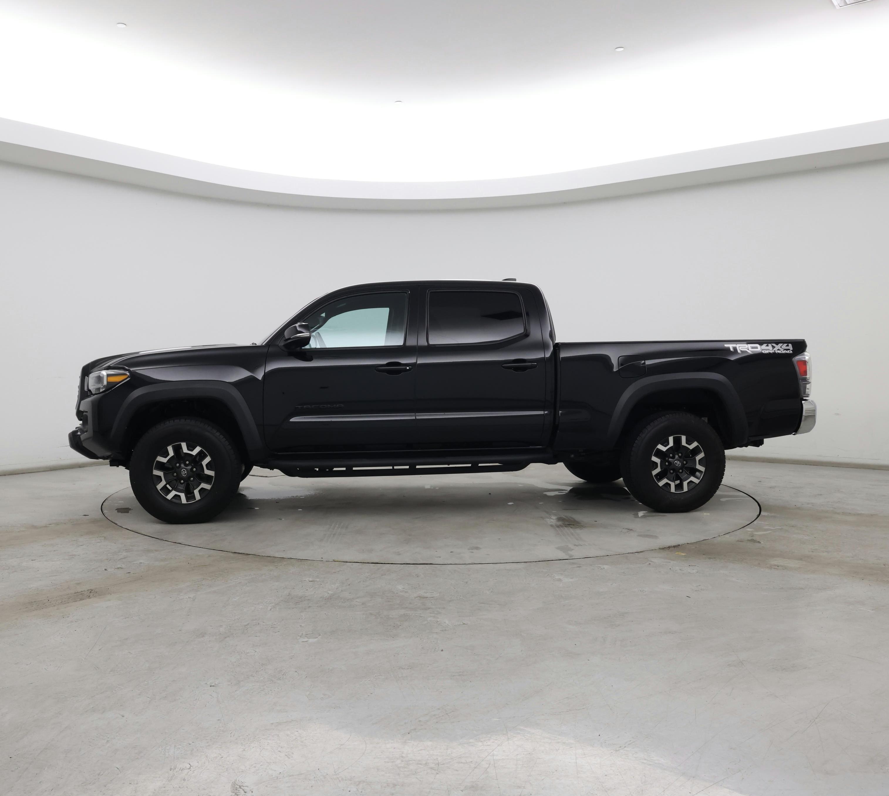 Thumbnail: 2021 Toyota Tacoma - 3
