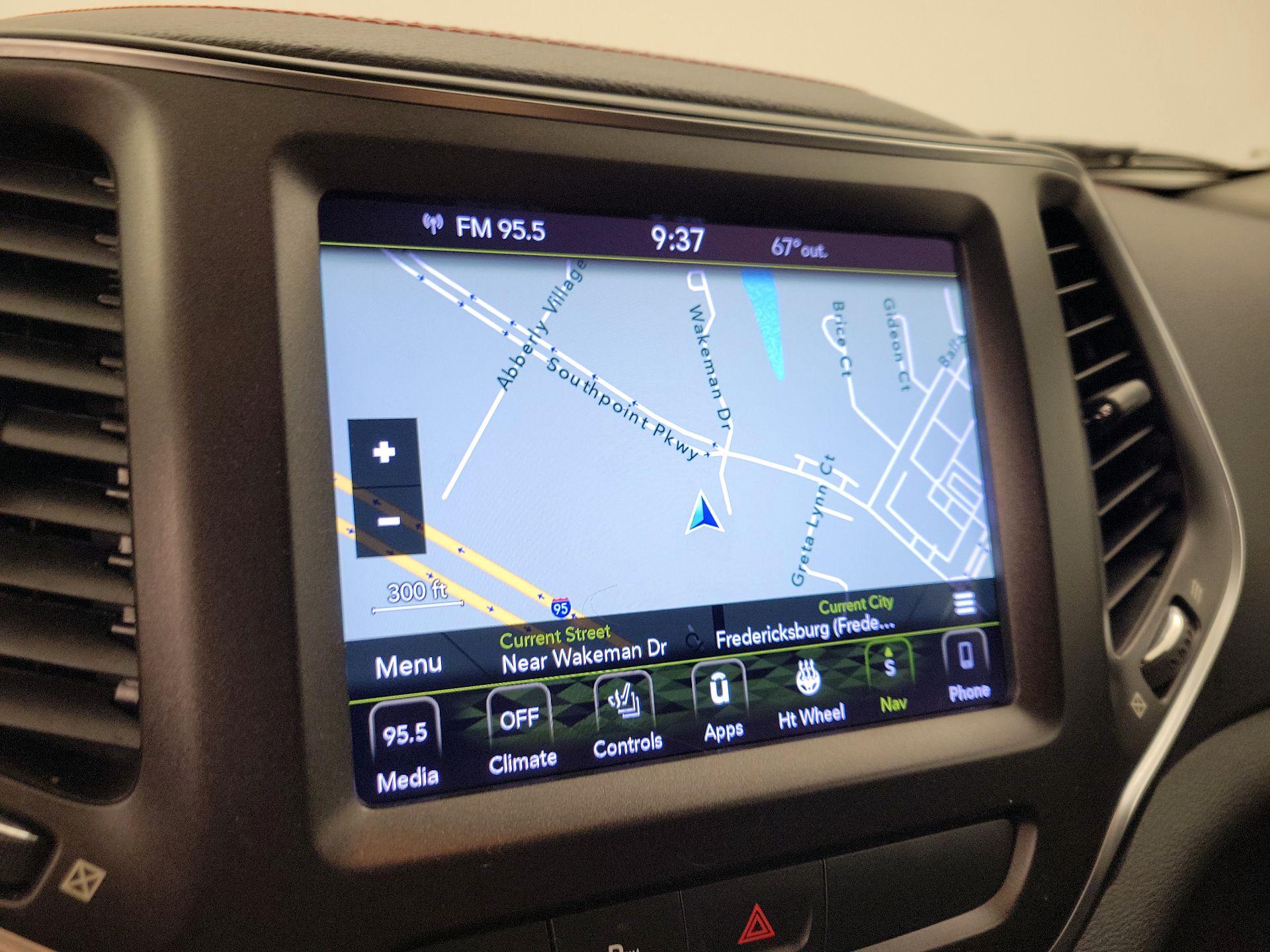 Thumbnail: 2020 Jeep Cherokee - 14