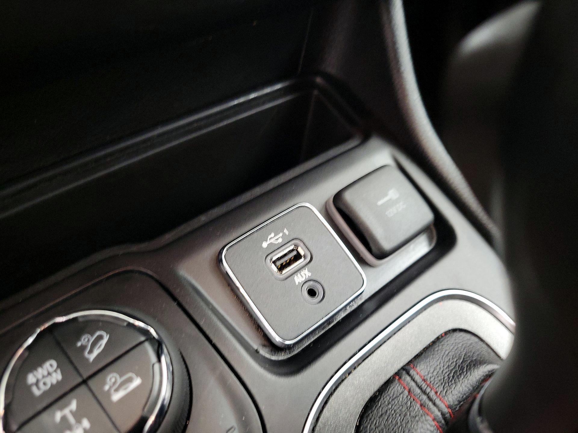 Thumbnail: 2020 Jeep Cherokee - 19